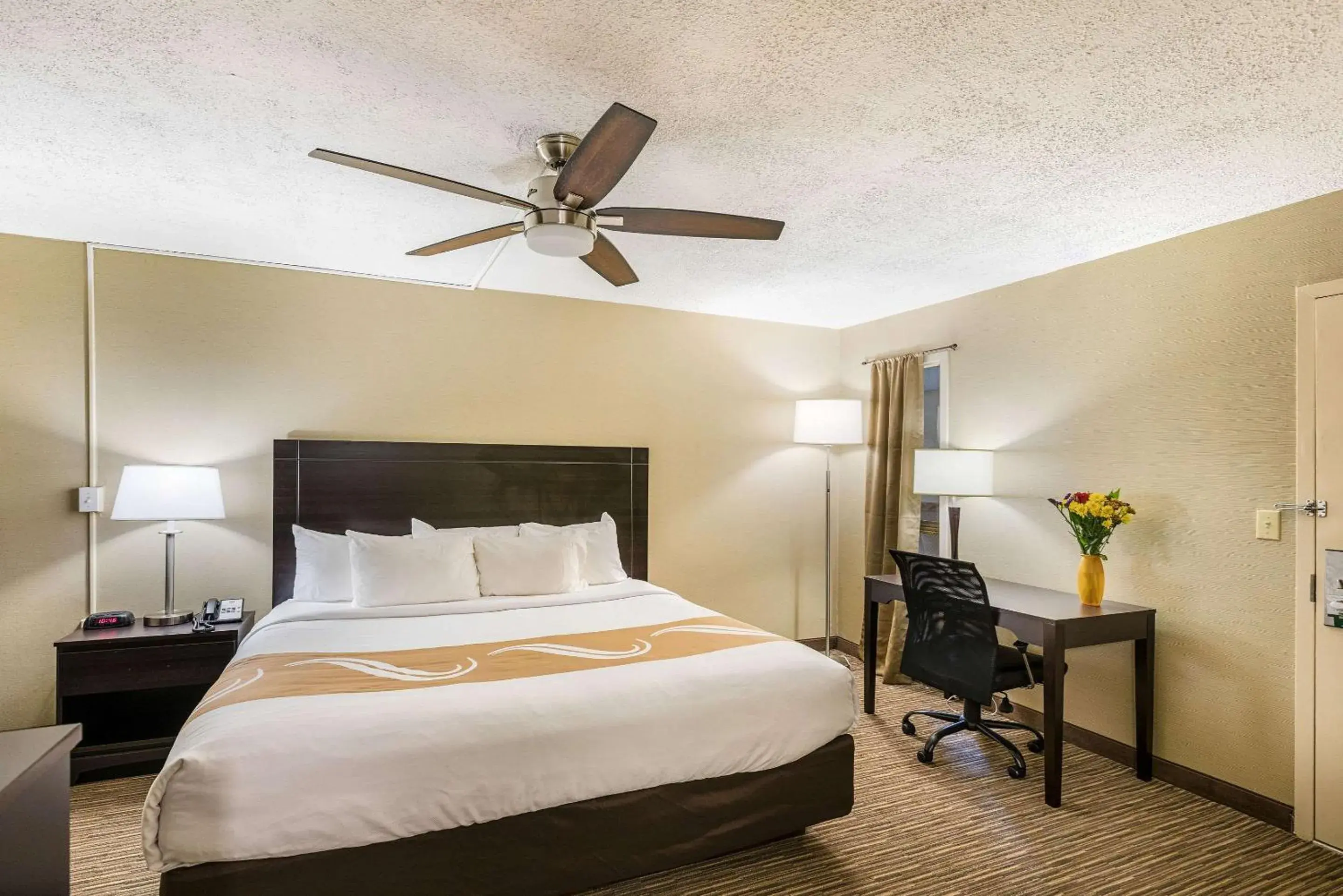 Photo of the whole room, Bed in Quality Inn University Lansing Photo of the whole room, Bed in Quality Inn University Lansing