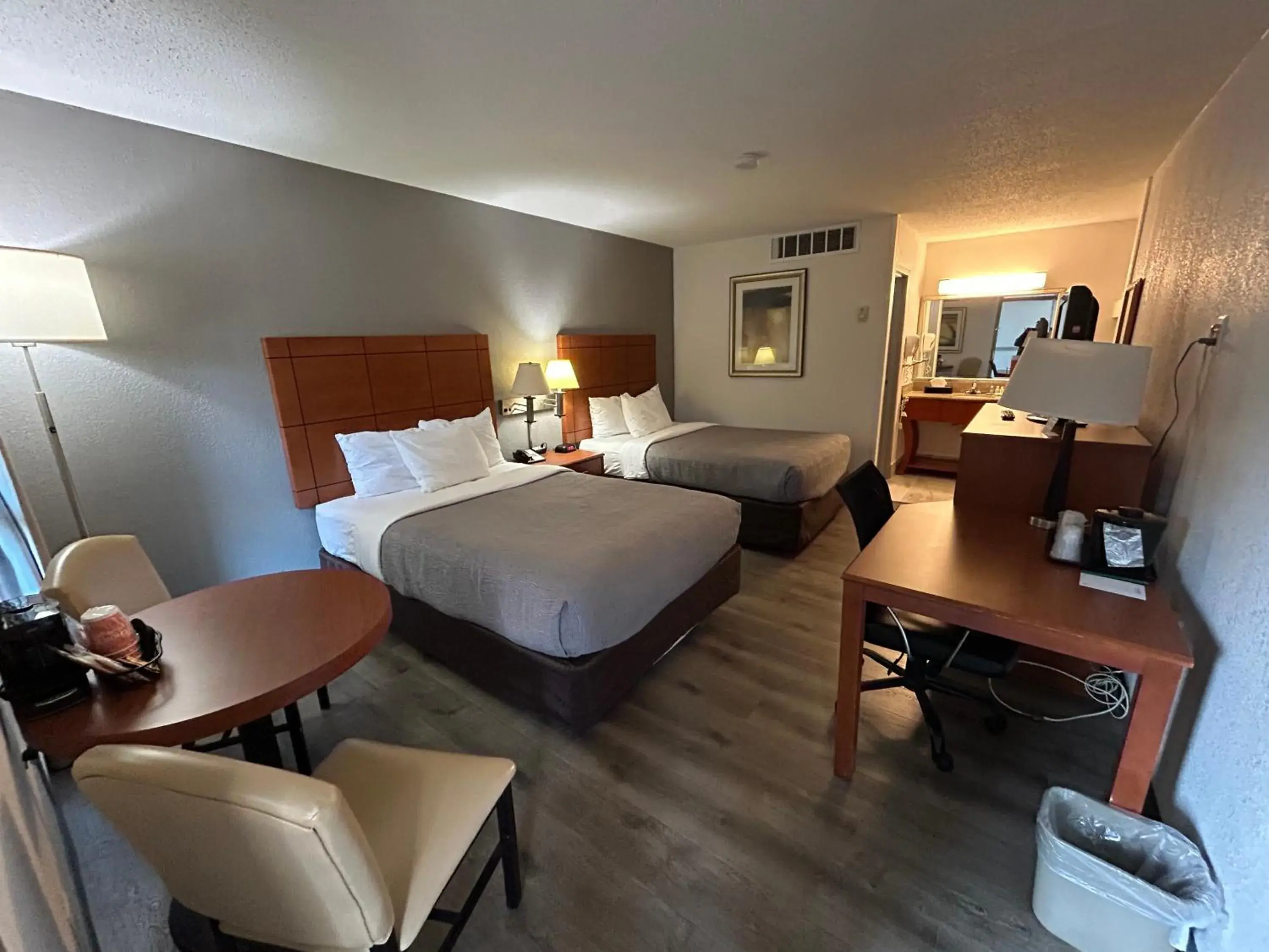 Photo of the whole room, Bed in Quality Inn University Lansing Photo of the whole room, Bed in Quality Inn University Lansing