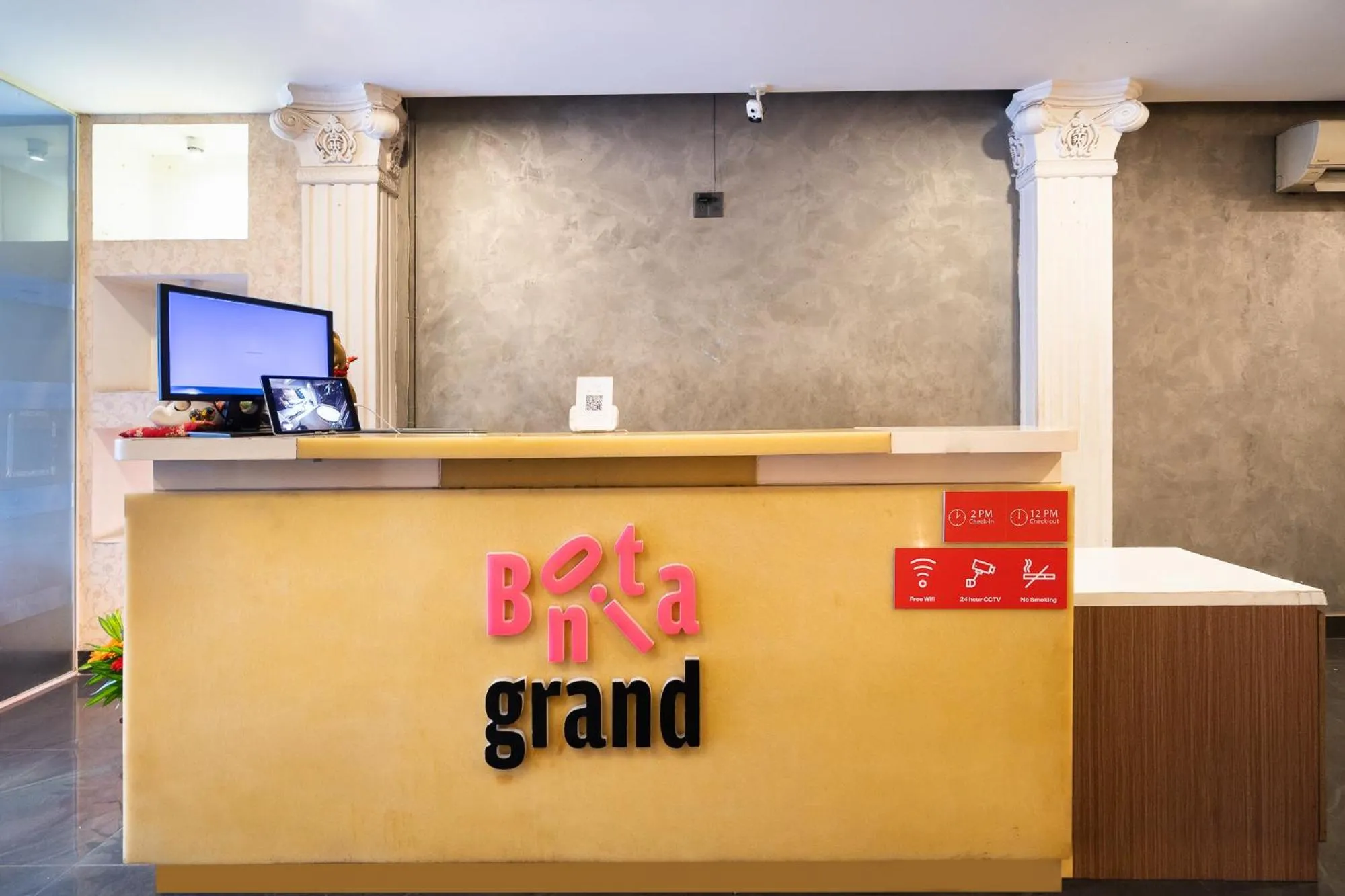 Lobby or reception in Collection O District 10 - Bonita Grand Hotel