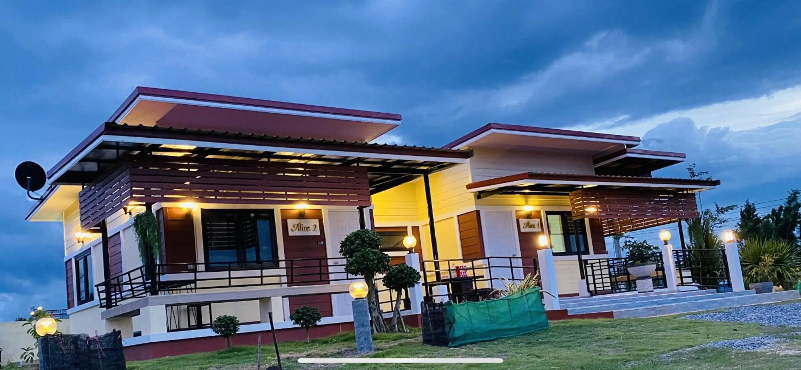 King Room with Mountain View in Panutsaya Homestay