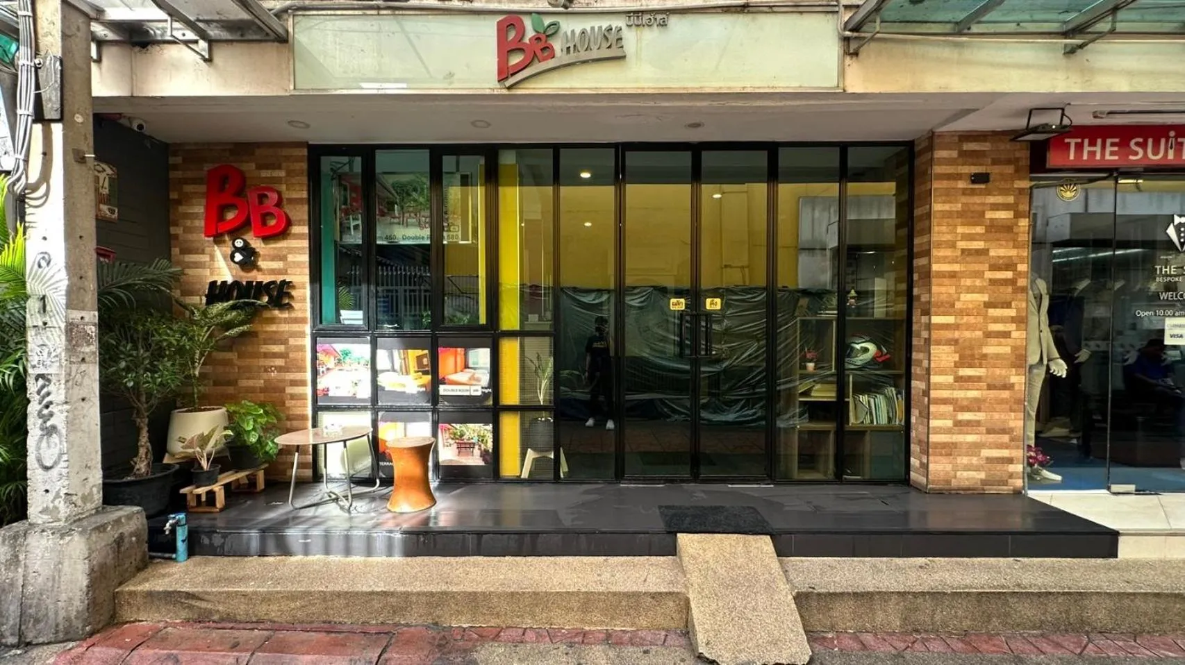 Property building in BB House Phra Athit