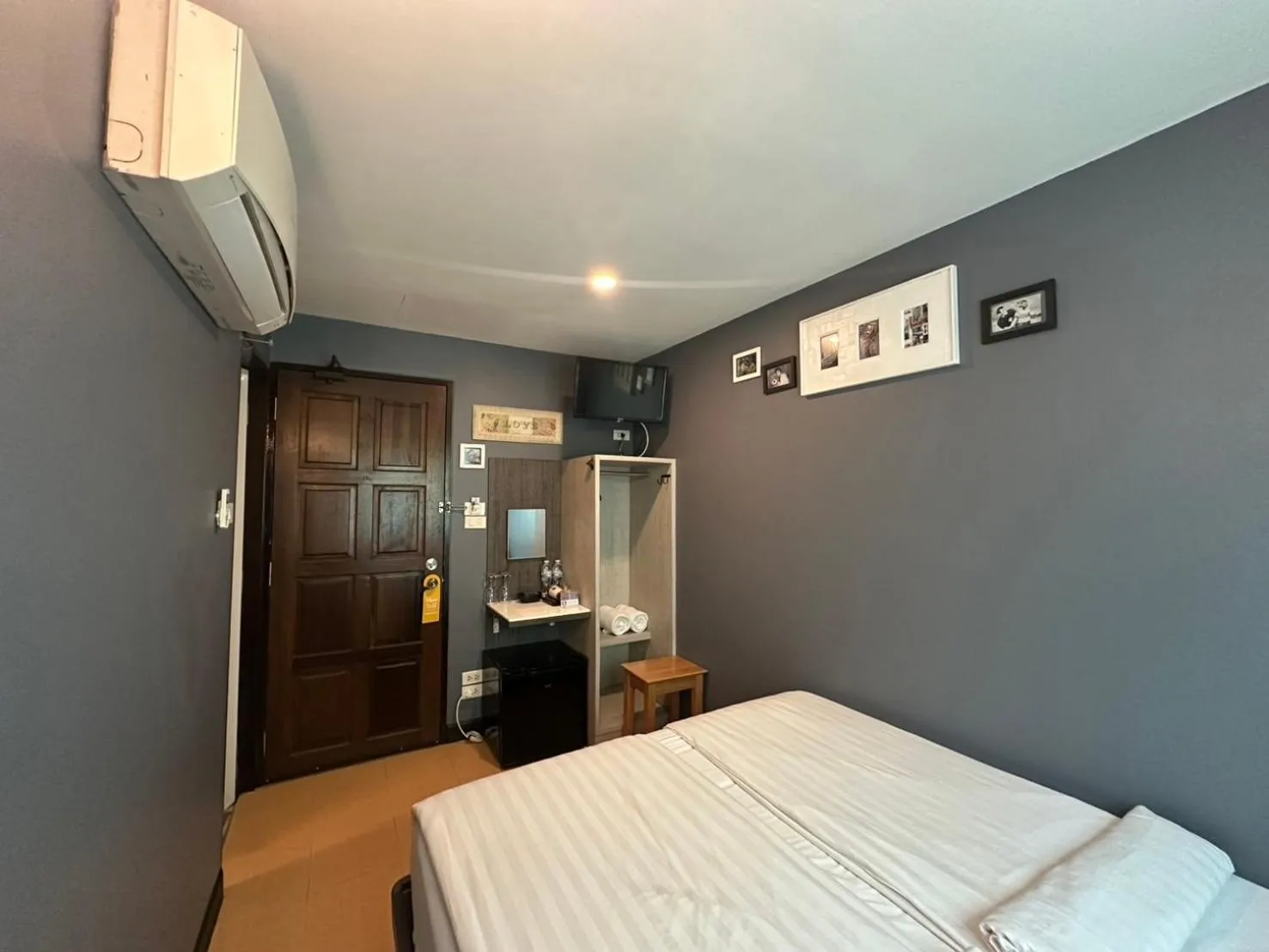 Facility for disabled guests, Bed in BB House Phra Athit