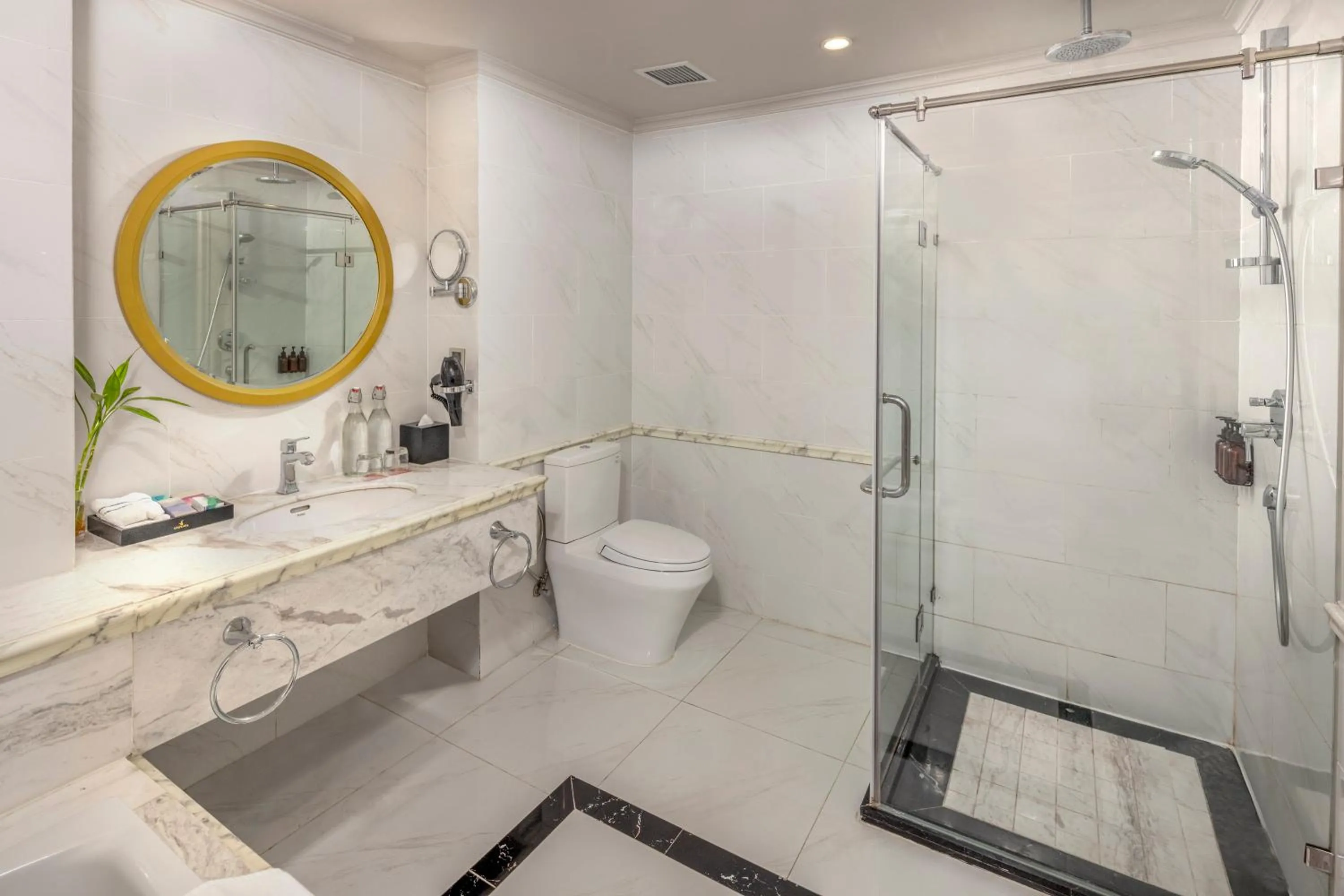 Shower in Vinpearl Cua Hoi, Affiliated by Melia