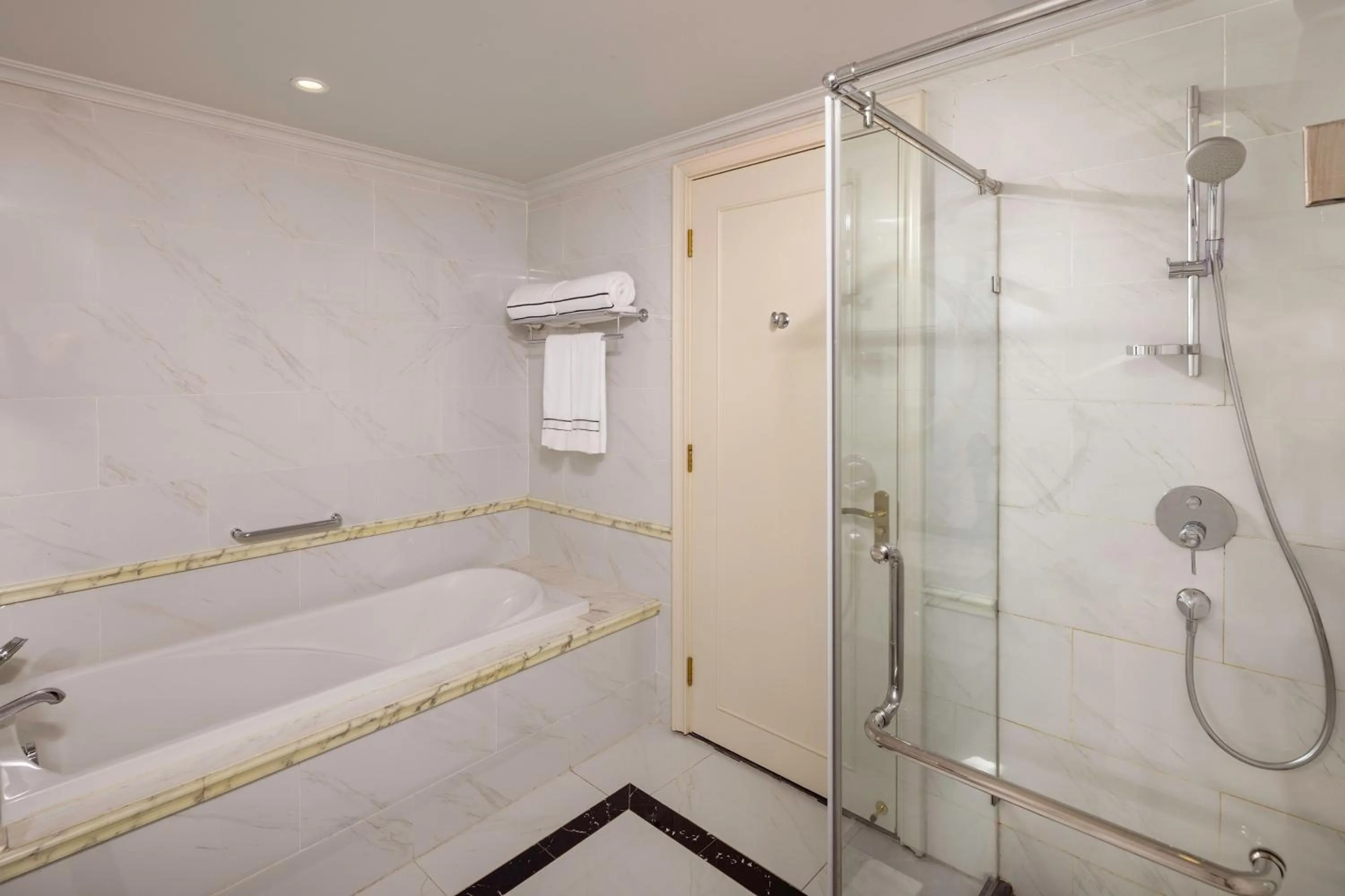 Shower in Vinpearl Cua Hoi, Affiliated by Melia