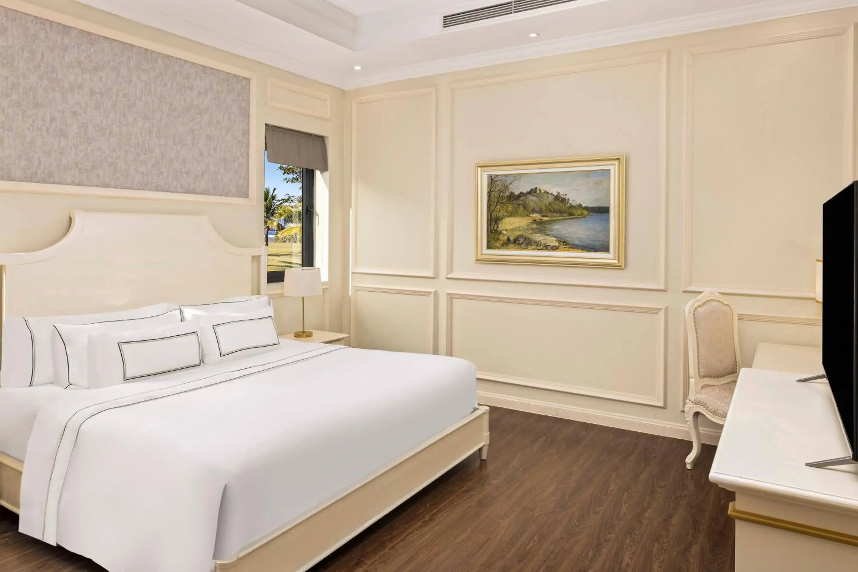 Bed in Vinpearl Cua Hoi, Affiliated by Melia Bed in Vinpearl Cua Hoi, Affiliated by Melia