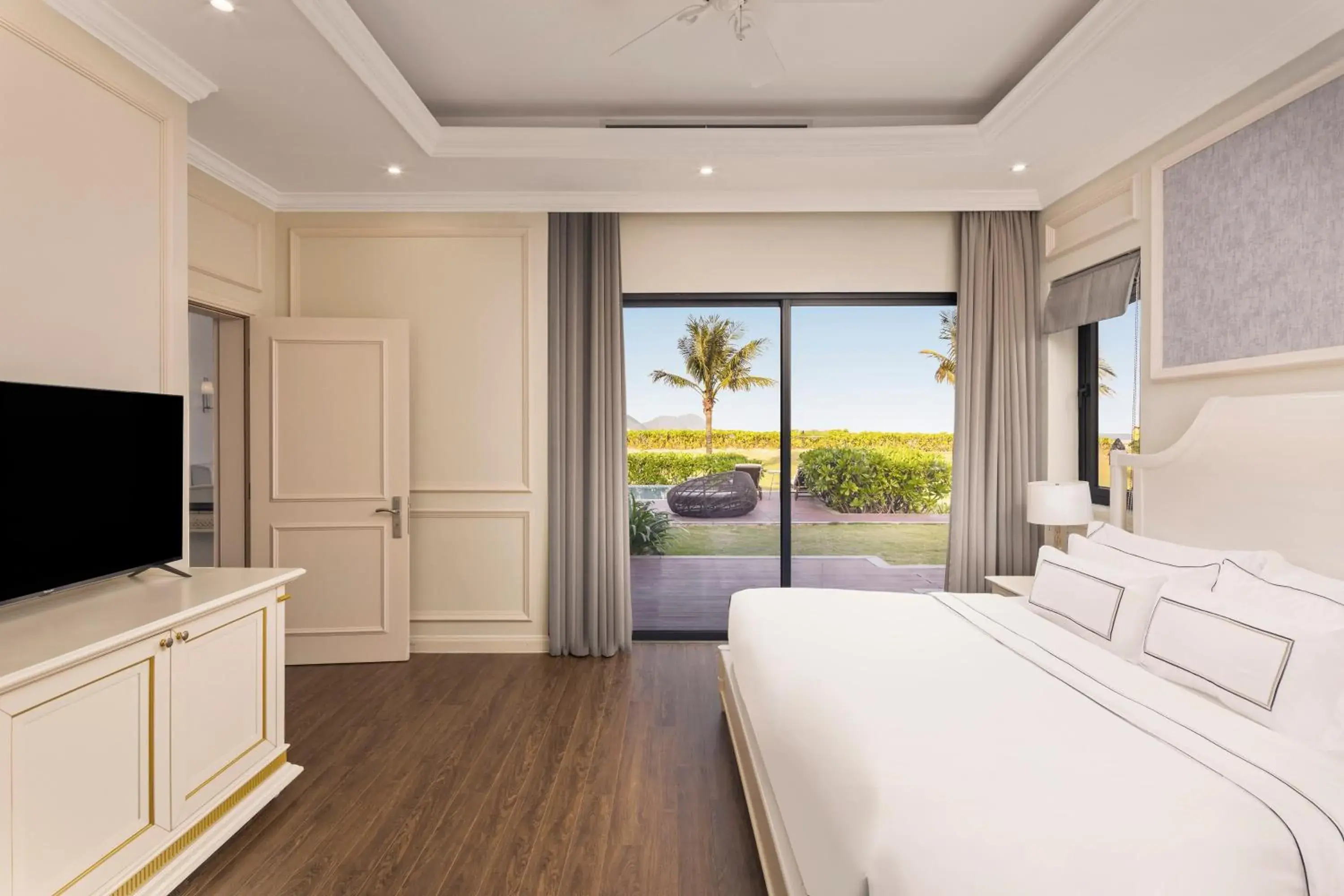 Bed in Vinpearl Cua Hoi, Affiliated by Melia Bed in Vinpearl Cua Hoi, Affiliated by Melia