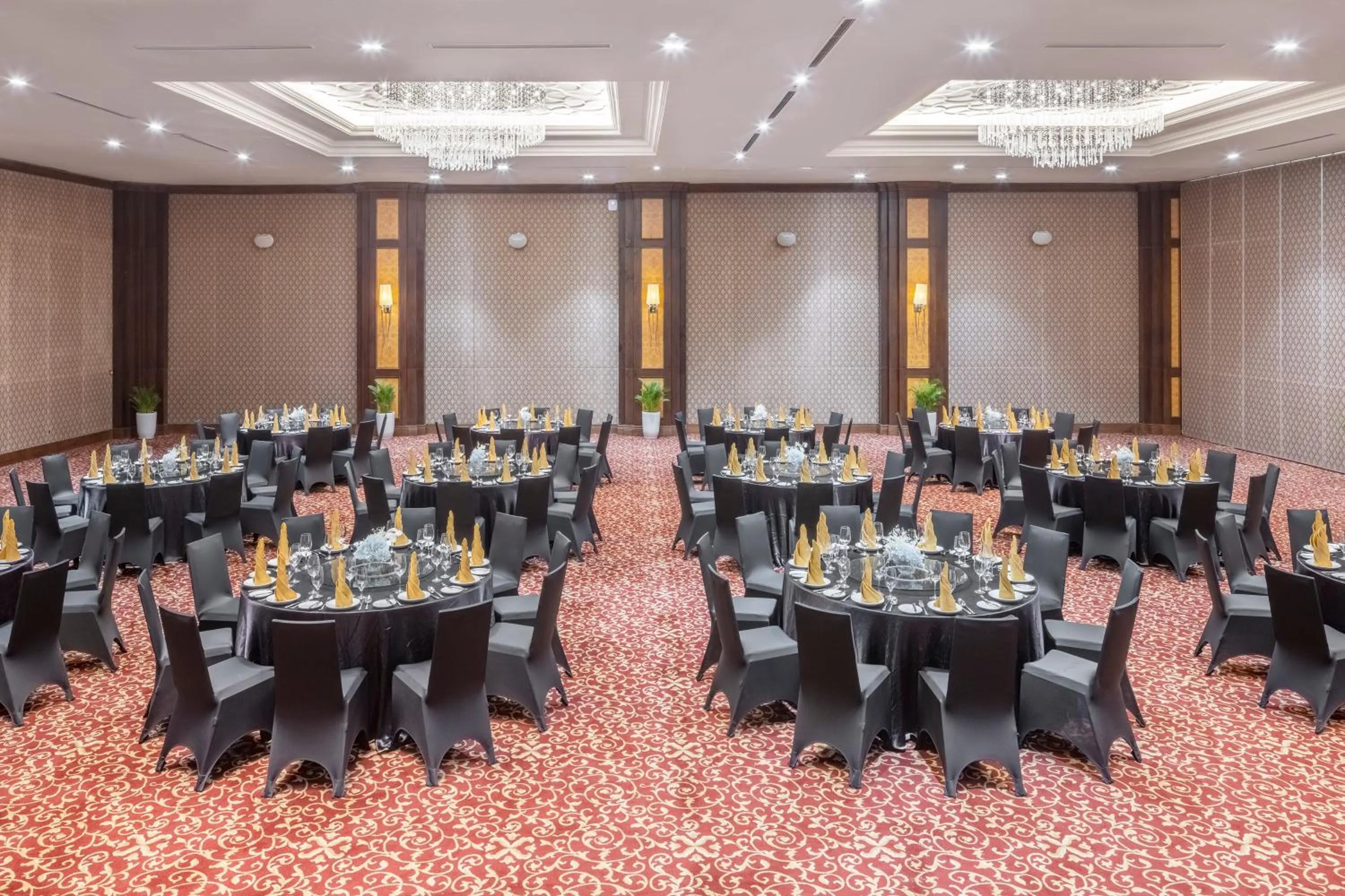 Banquet/Function facilities in Vinpearl Cua Hoi, Affiliated by Melia