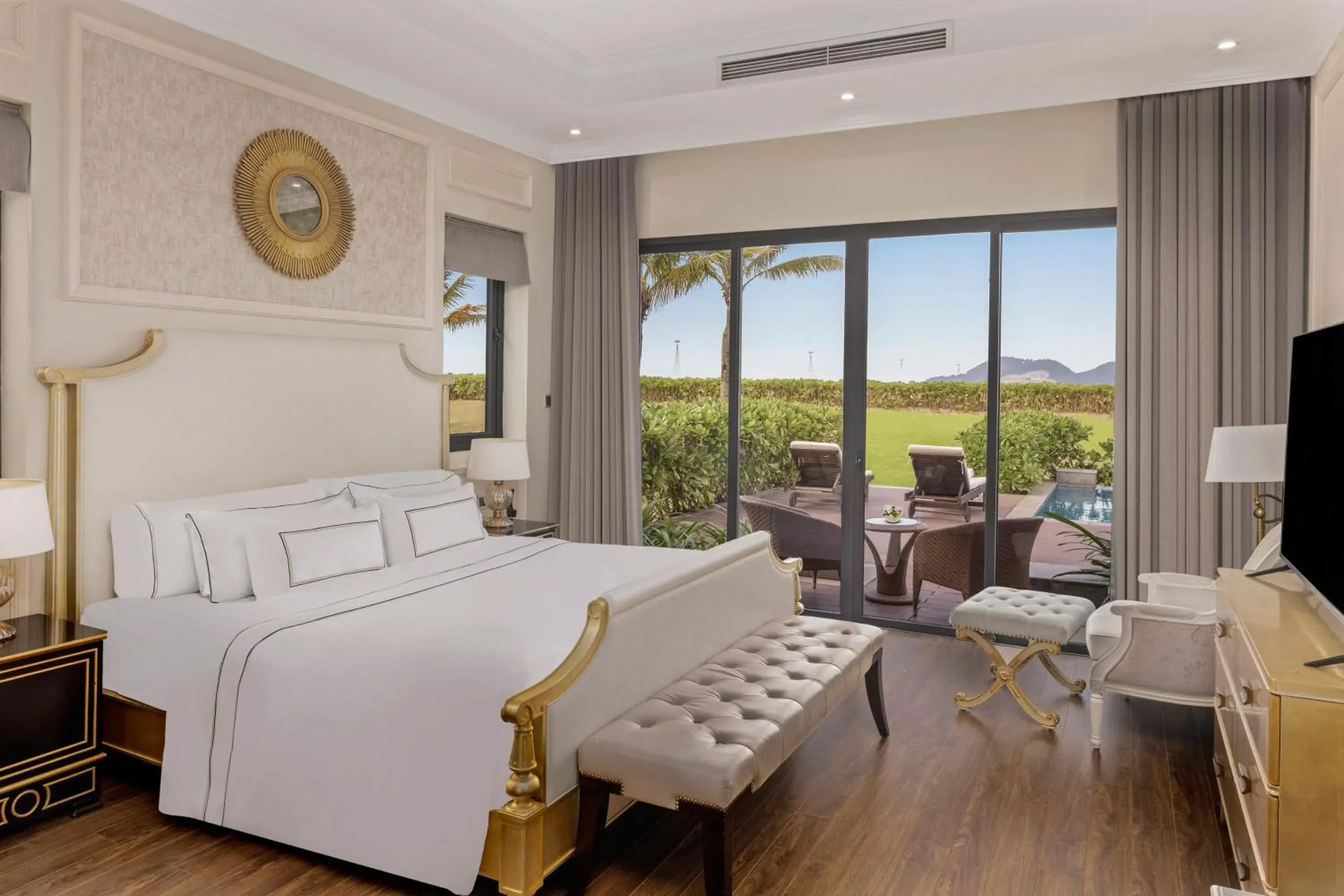 Bed in Vinpearl Cua Hoi, Affiliated by Melia Bed in Vinpearl Cua Hoi, Affiliated by Melia