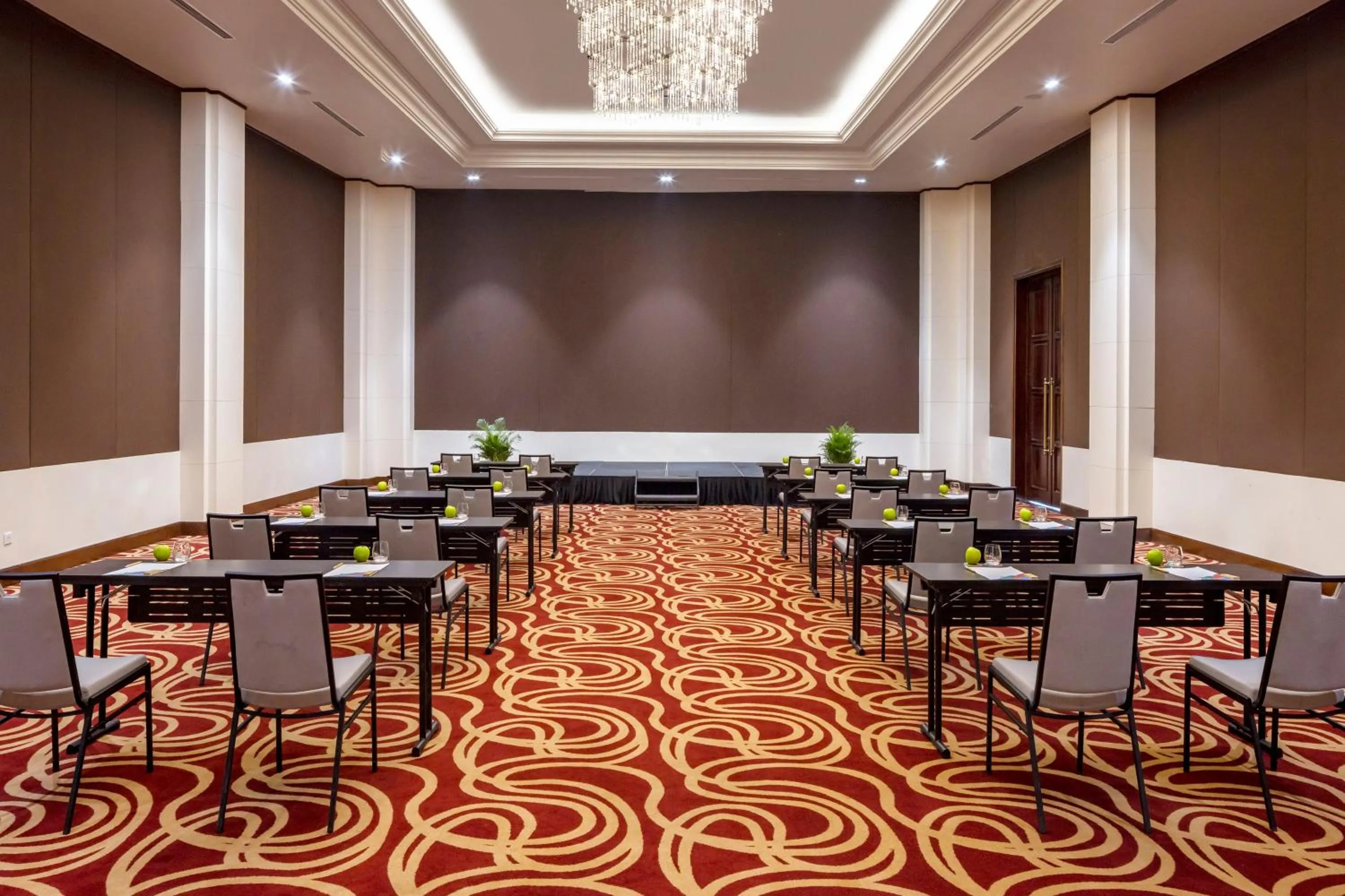 Banquet/Function facilities in Vinpearl Cua Hoi, Affiliated by Melia
