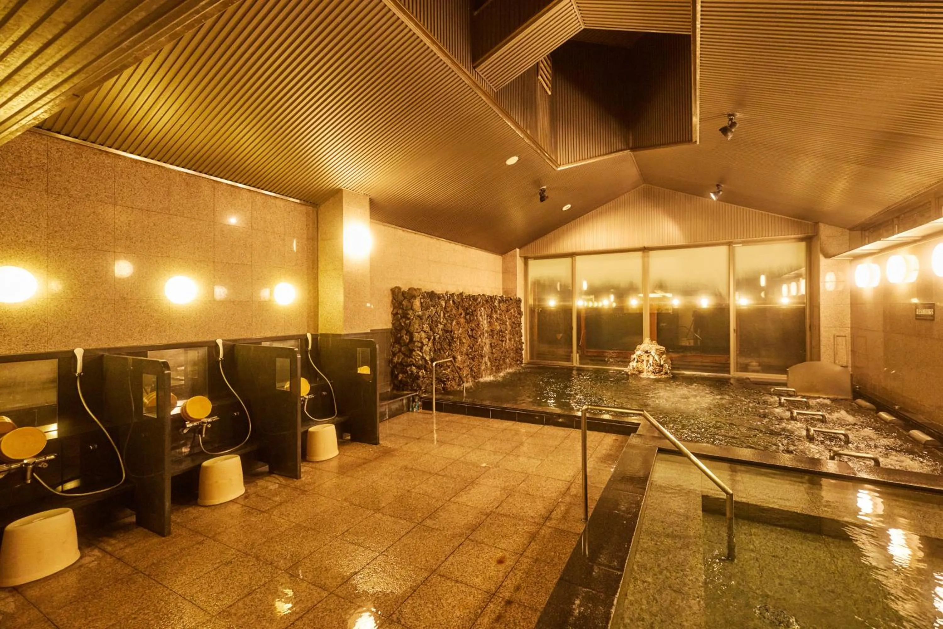 Public Bath in Yuno Yado Shoei