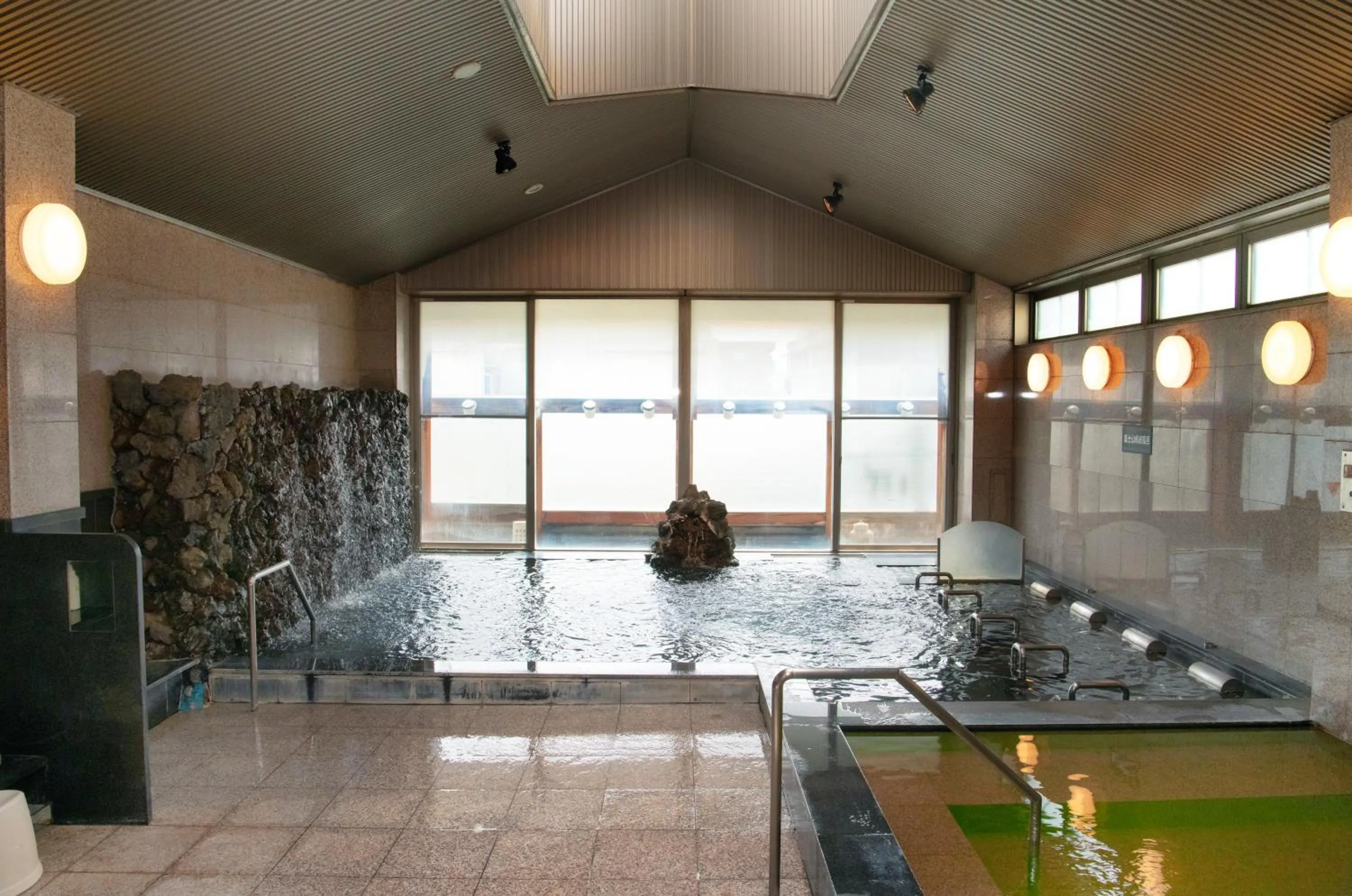 Public Bath in Yuno Yado Shoei