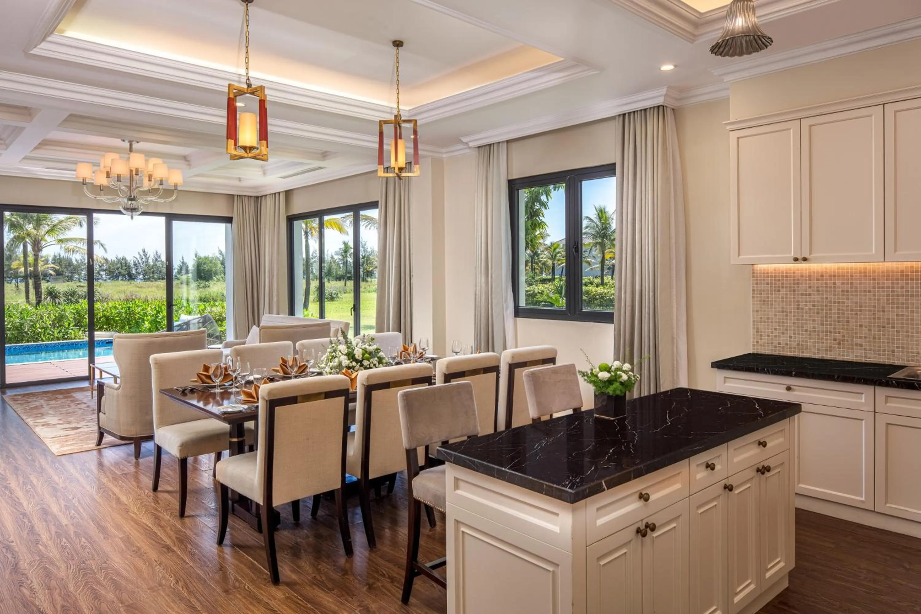 Dining area in Meliá Vinpearl Cua Sot Beach Resort