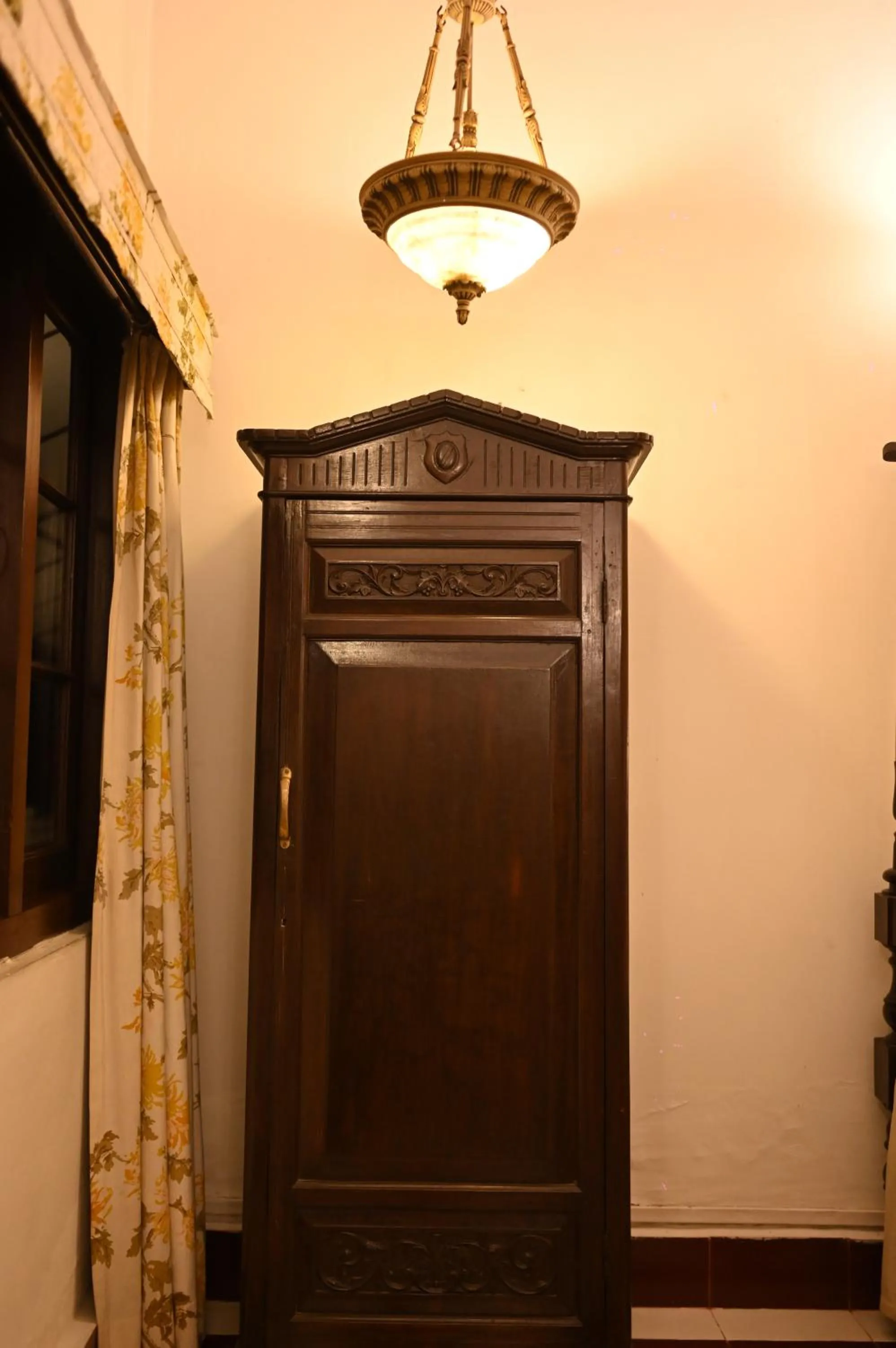 wardrobe in Banyan Grove
