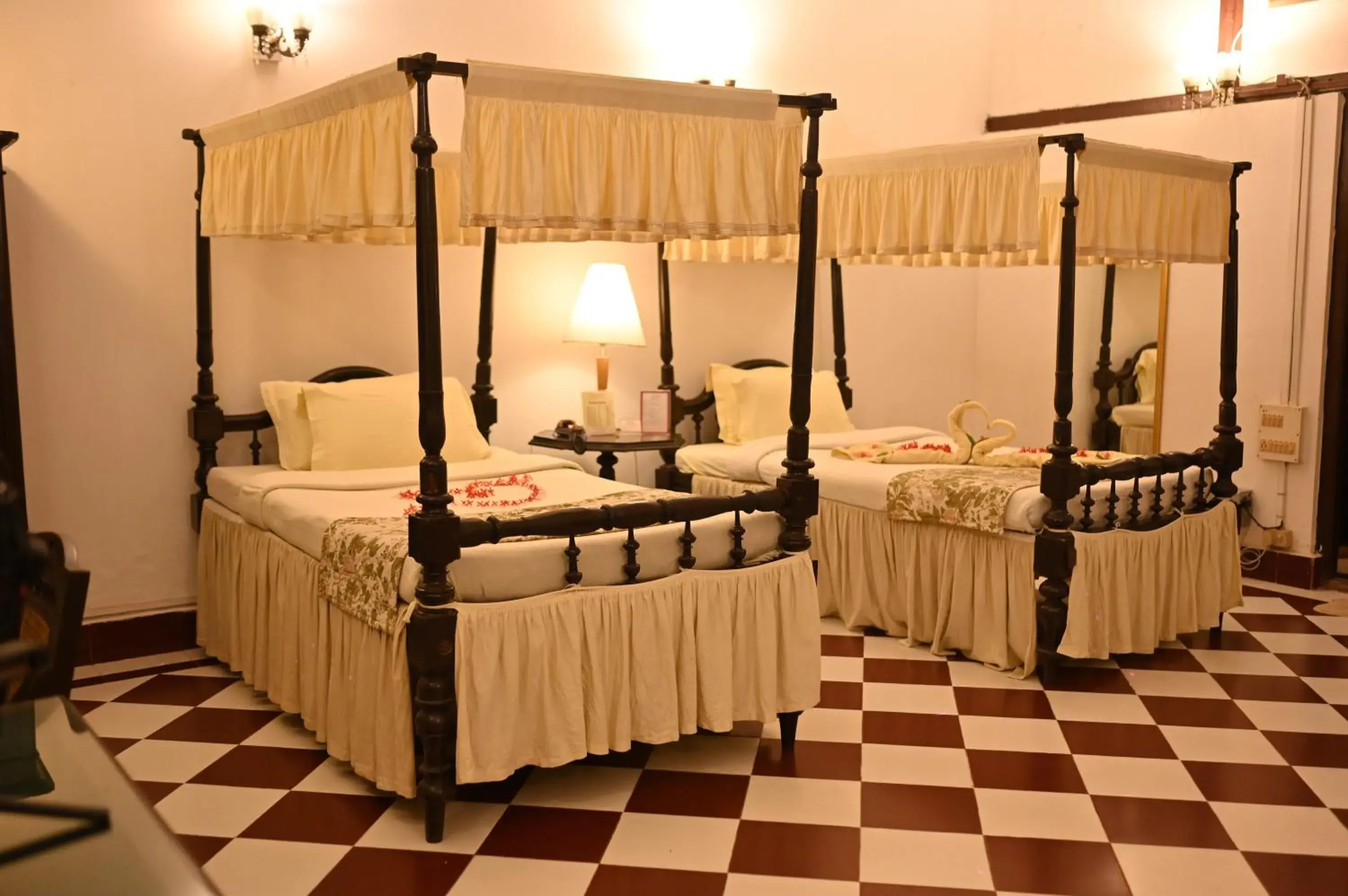 Deluxe Twin Room - single occupancy in Banyan Grove Deluxe Twin Room - single occupancy in Banyan Grove