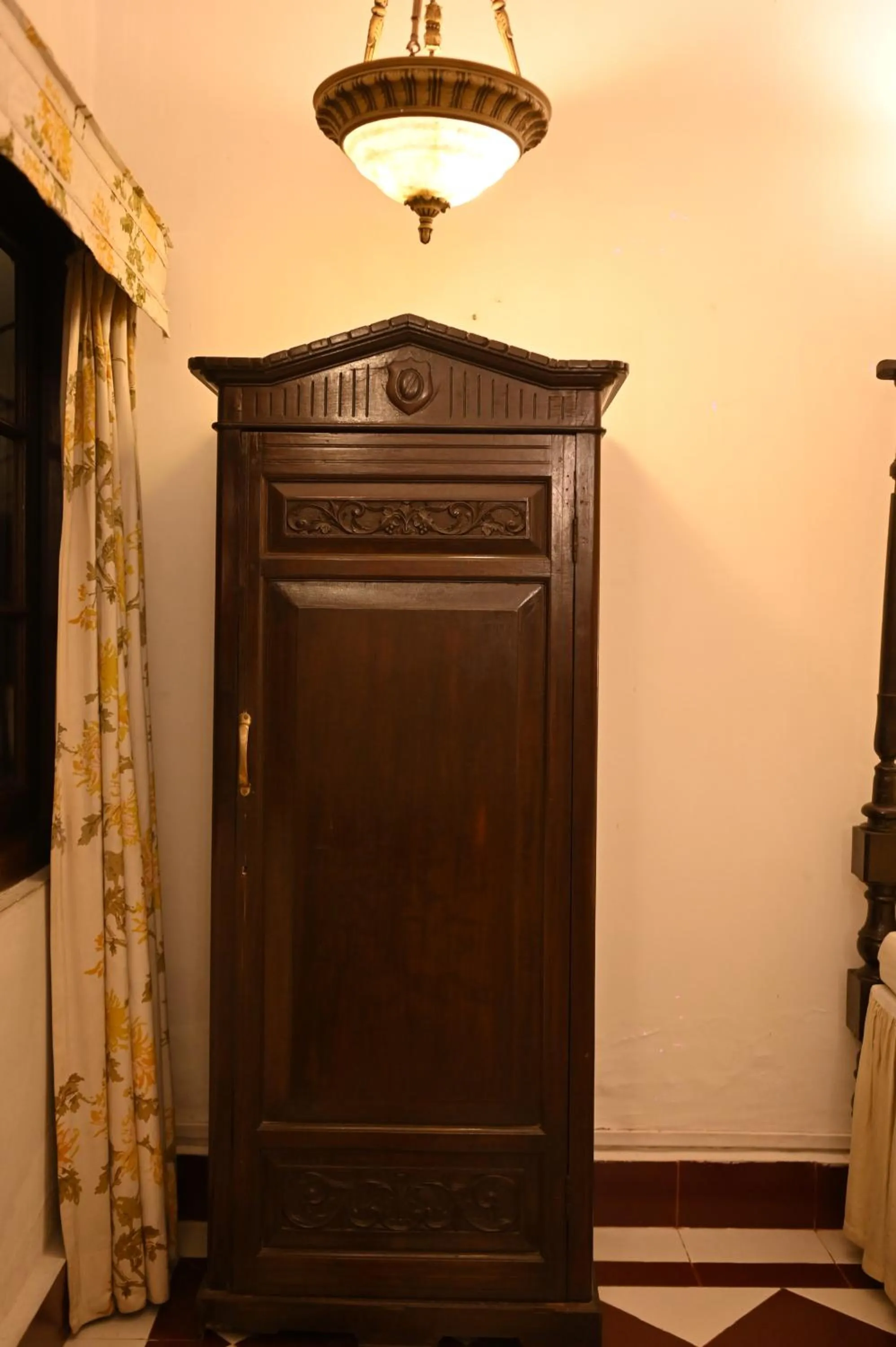 wardrobe in Banyan Grove