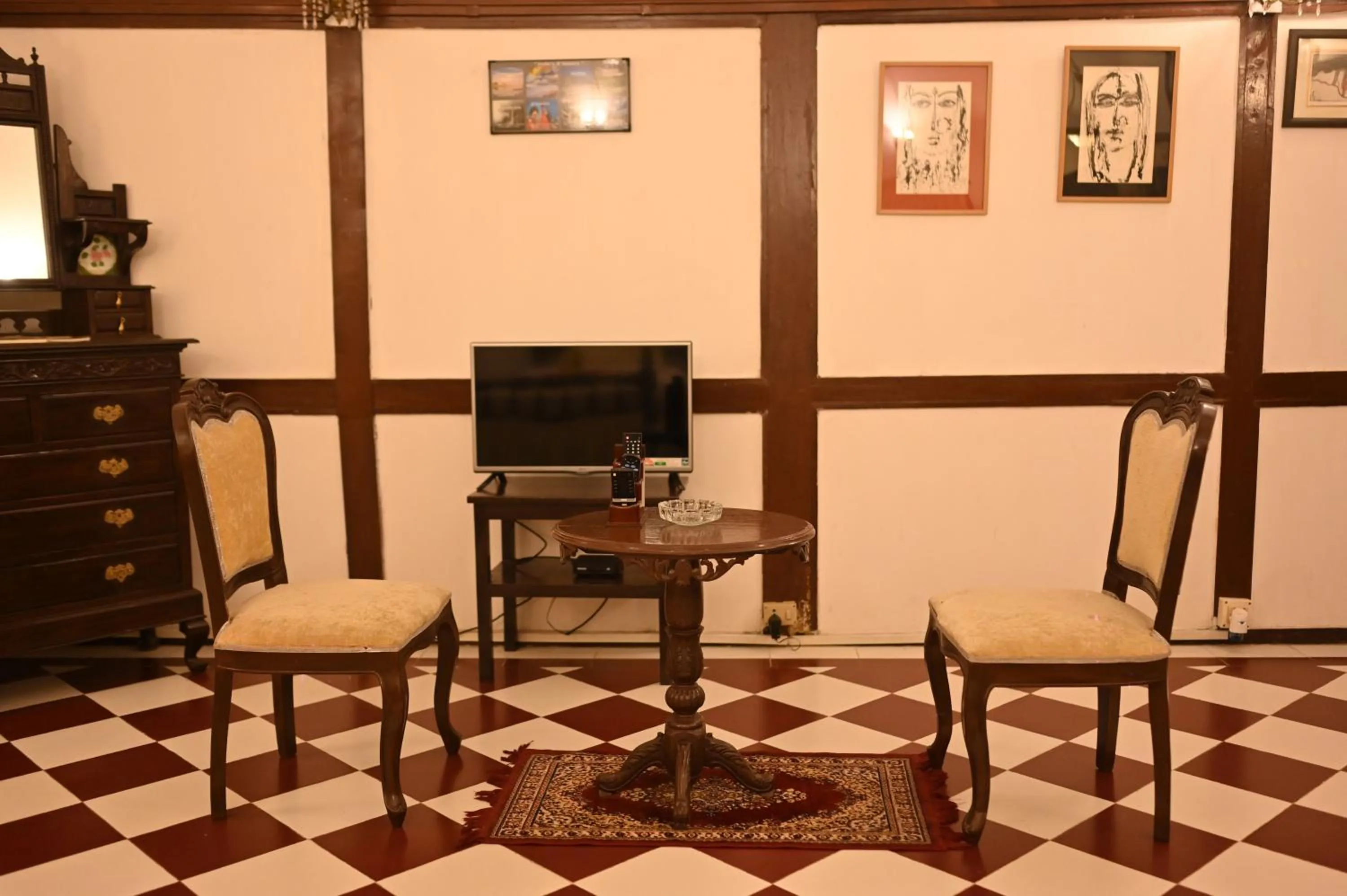 TV and multimedia in Banyan Grove