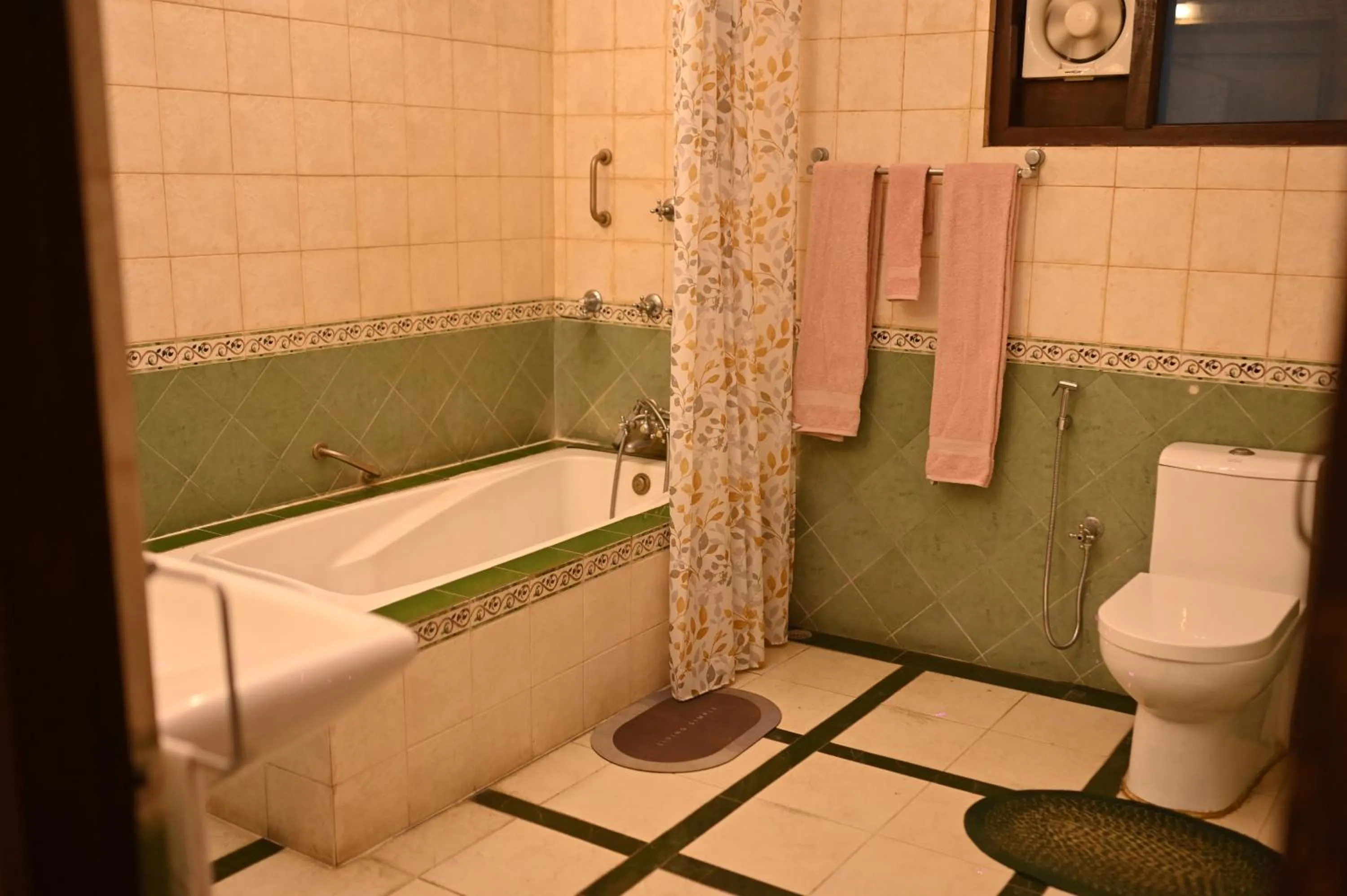 Shower in Banyan Grove