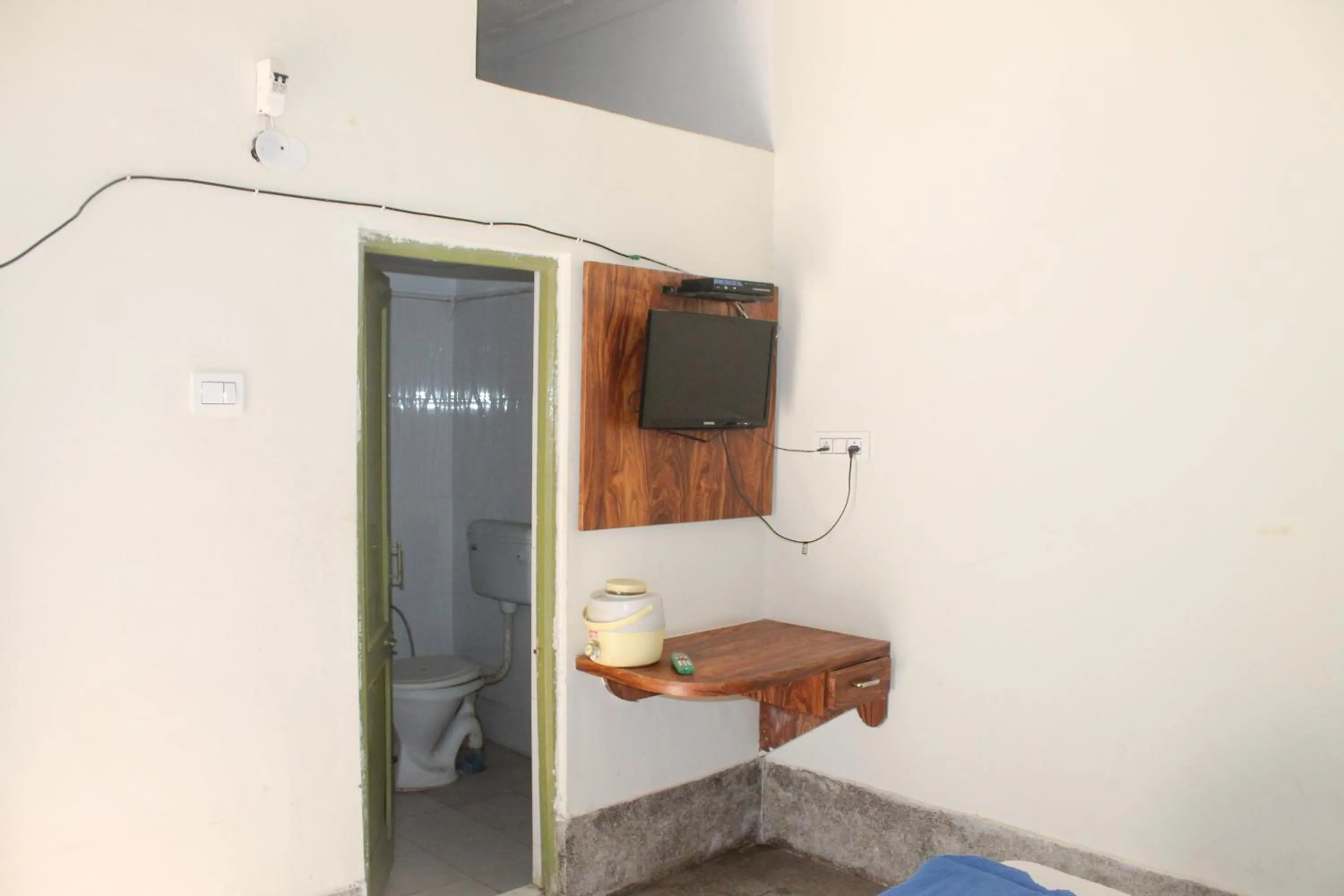 TV and multimedia in Hotel Anand Palace