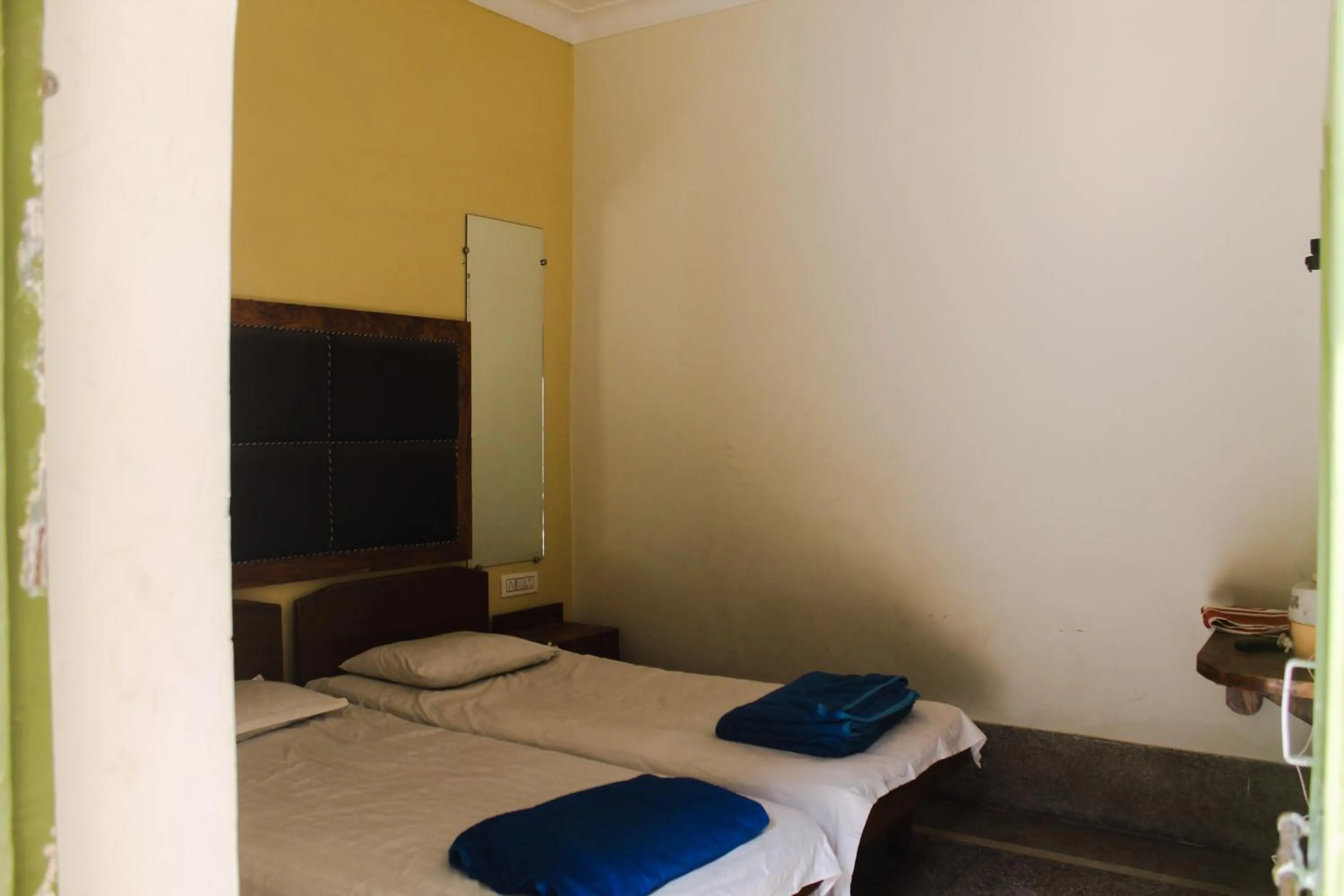 Photo of the whole room, Bed in Hotel Anand Palace