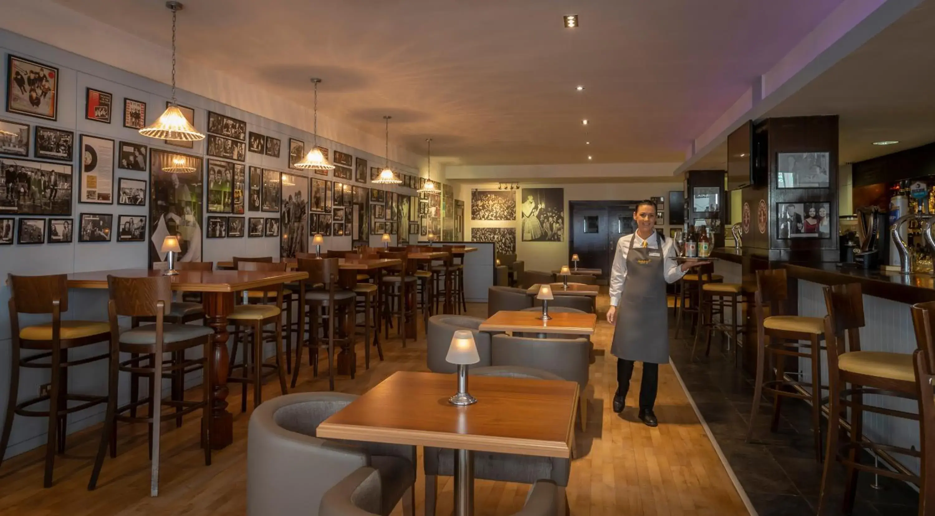 Lounge or bar in Maldron Hotel Derry Lounge or bar in Maldron Hotel Derry