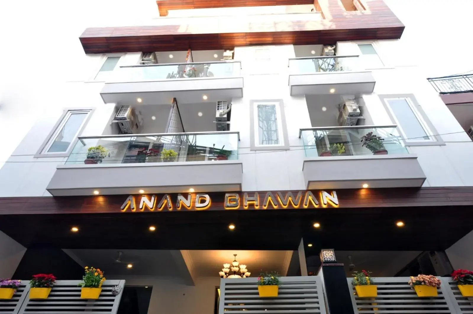 Property building in Anand Bhawan Property building in Anand Bhawan