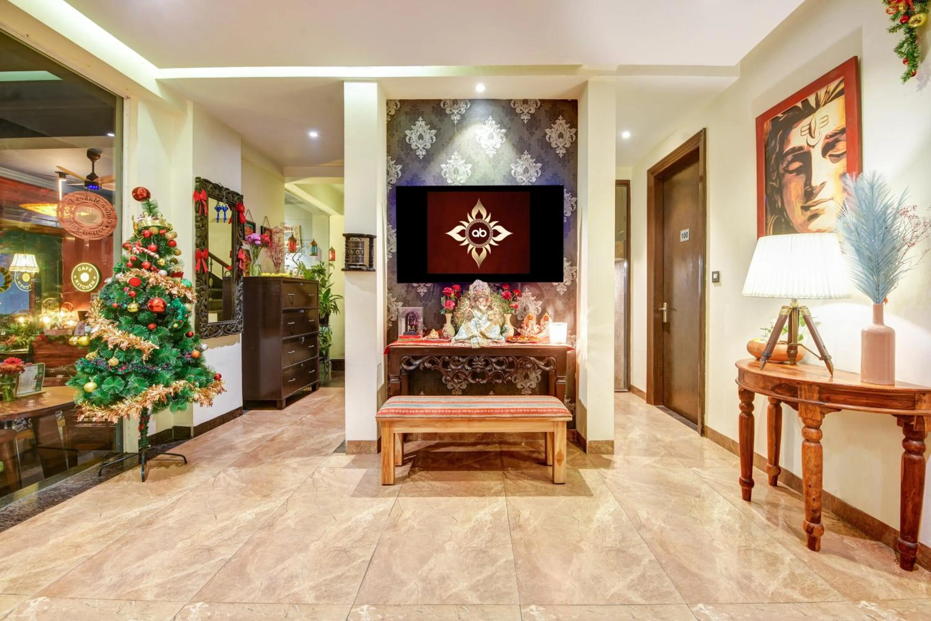 TV and multimedia in Anand Bhawan