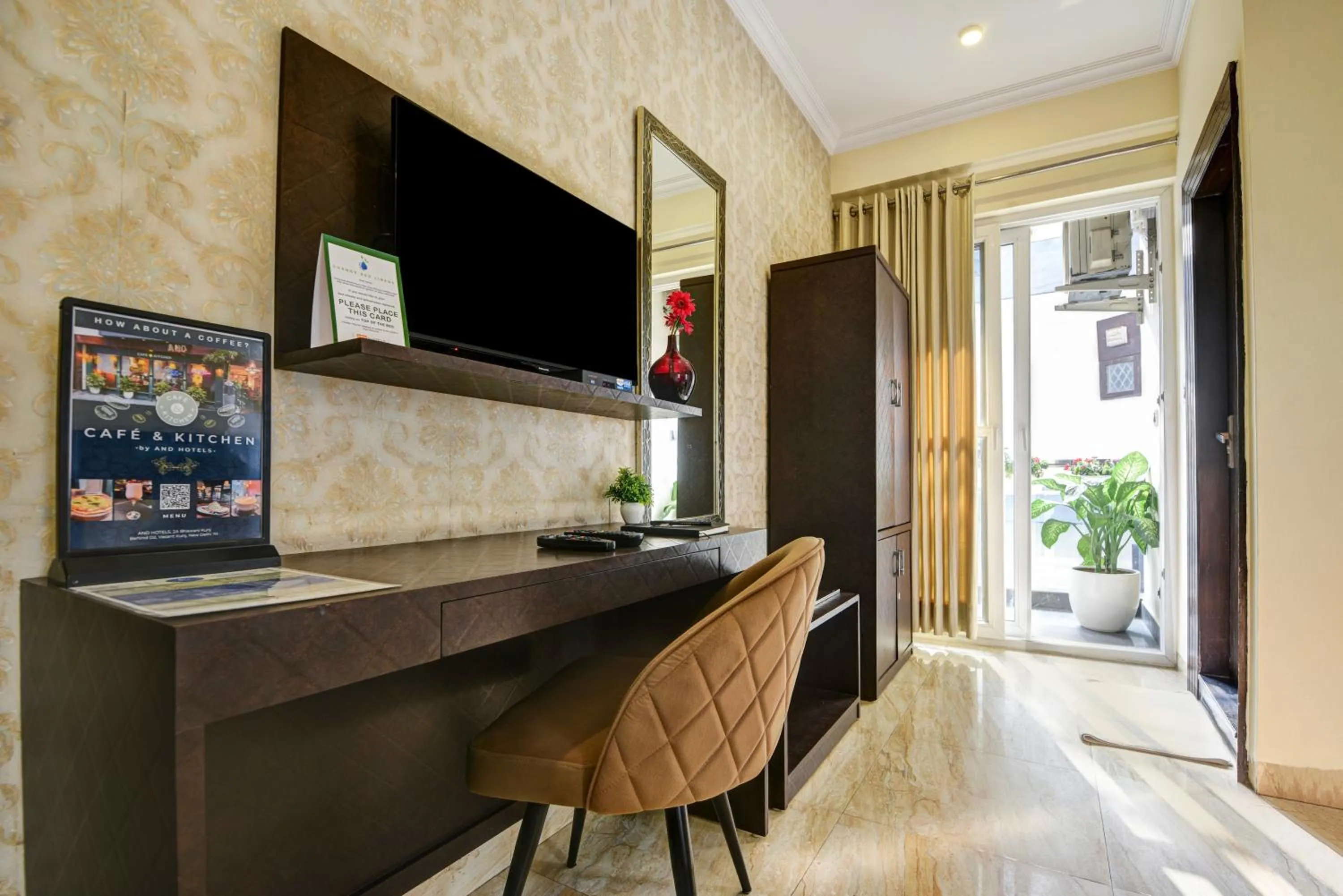 Property building in Anand Bhawan