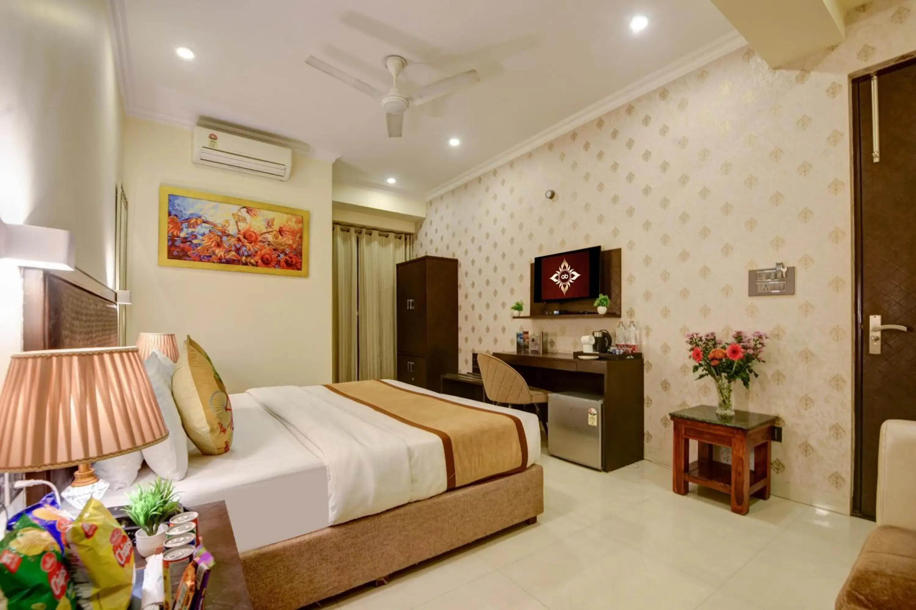 Communal lounge/ TV room, Bed in Anand Bhawan Communal lounge/ TV room, Bed in Anand Bhawan