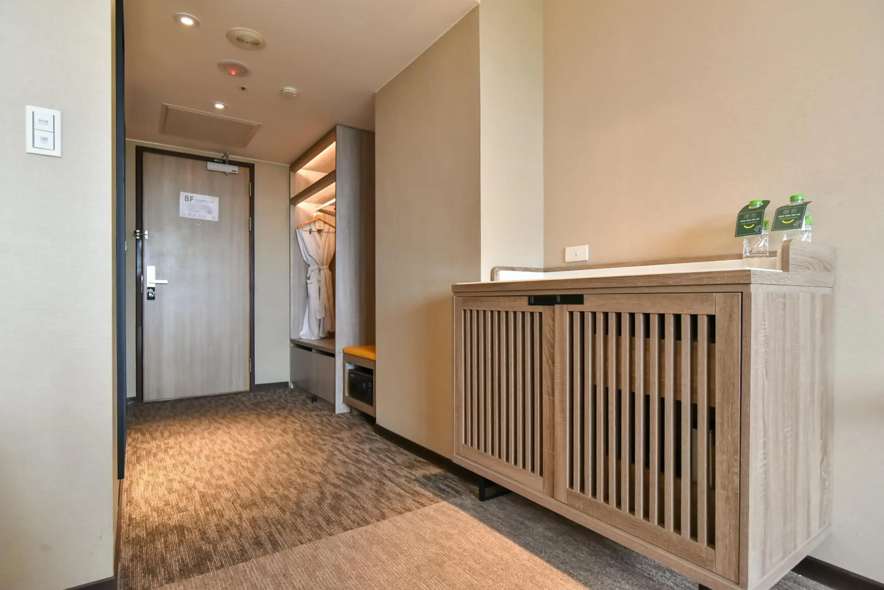 Photo of the whole room in Holiday Inn Taoyuan Airport by IHG Photo of the whole room in Holiday Inn Taoyuan Airport by IHG