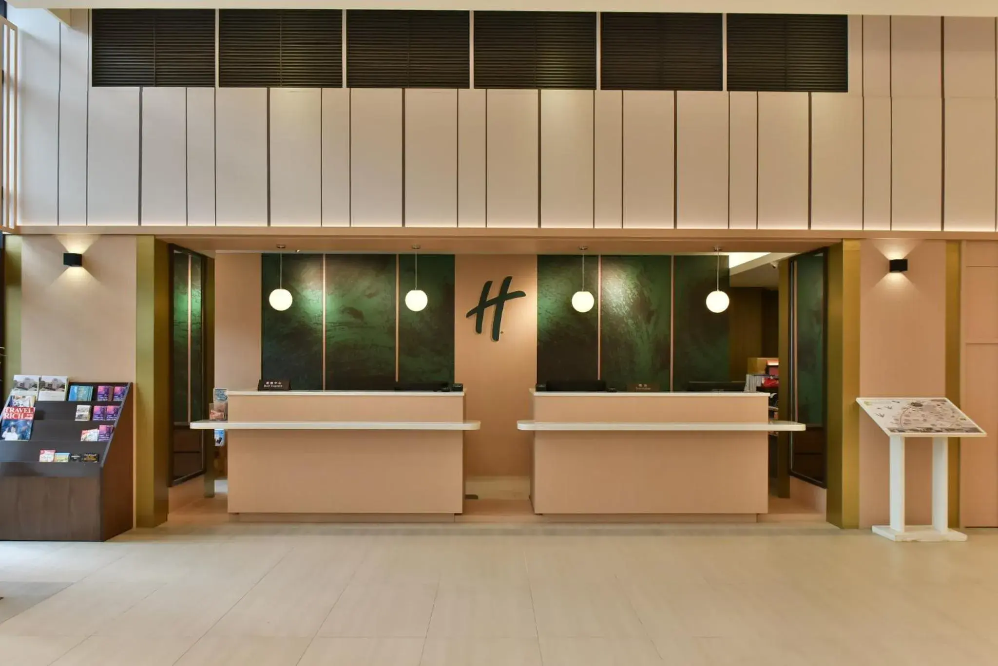 Property building in Holiday Inn Taoyuan Airport by IHG Property building in Holiday Inn Taoyuan Airport by IHG
