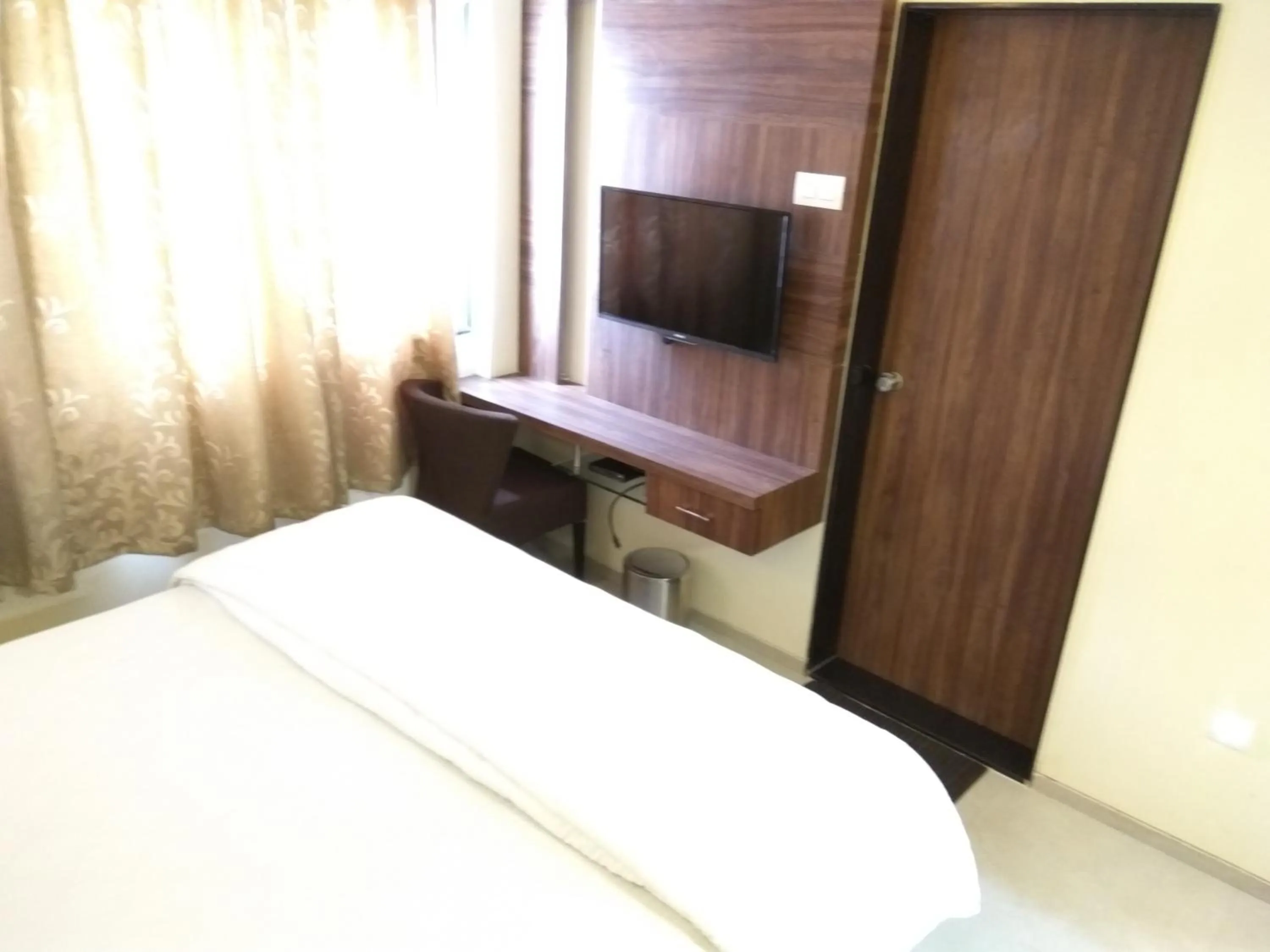 TV and multimedia, Bed in Manasi Pride
