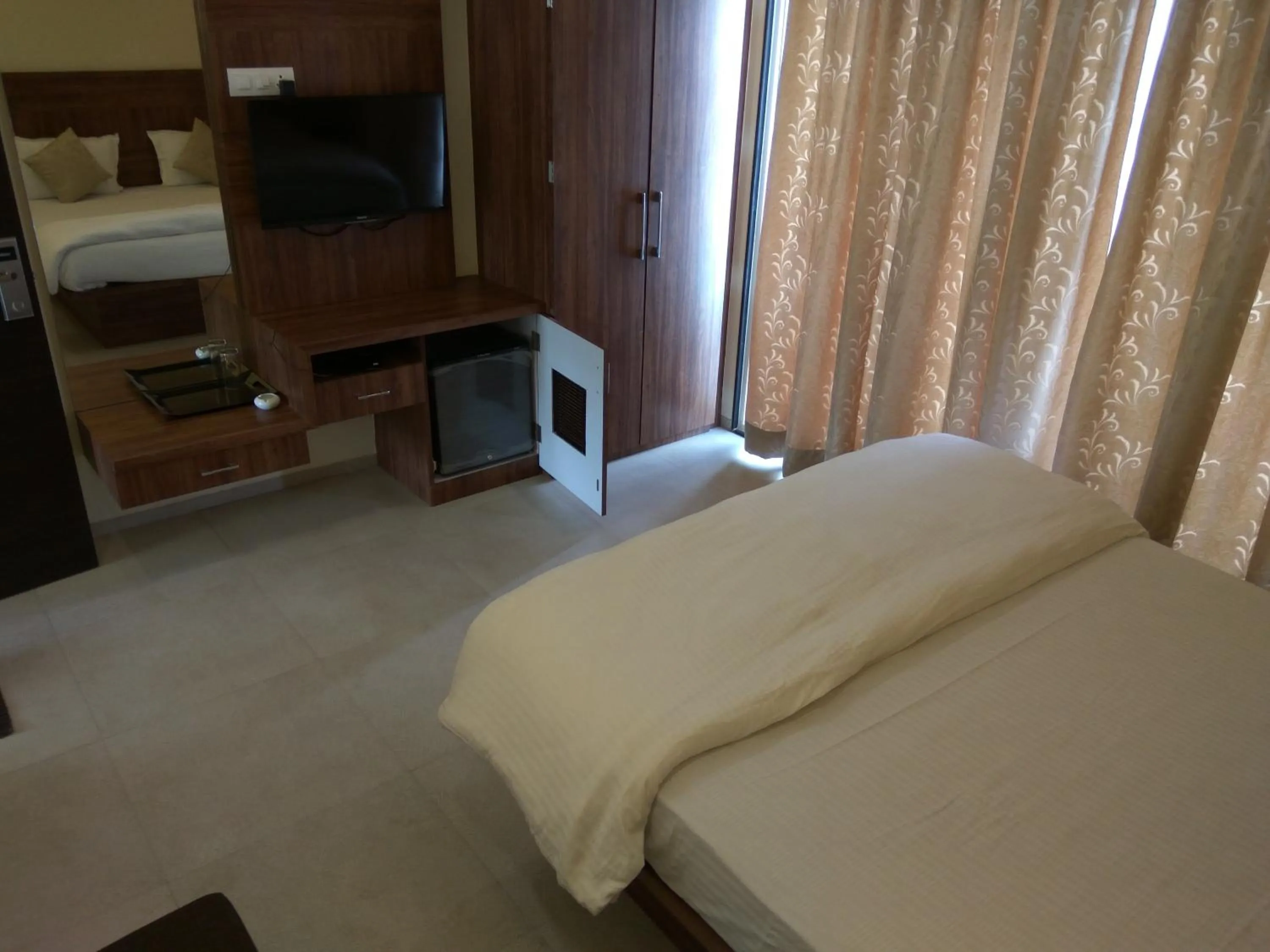 TV and multimedia, Bed in Manasi Pride