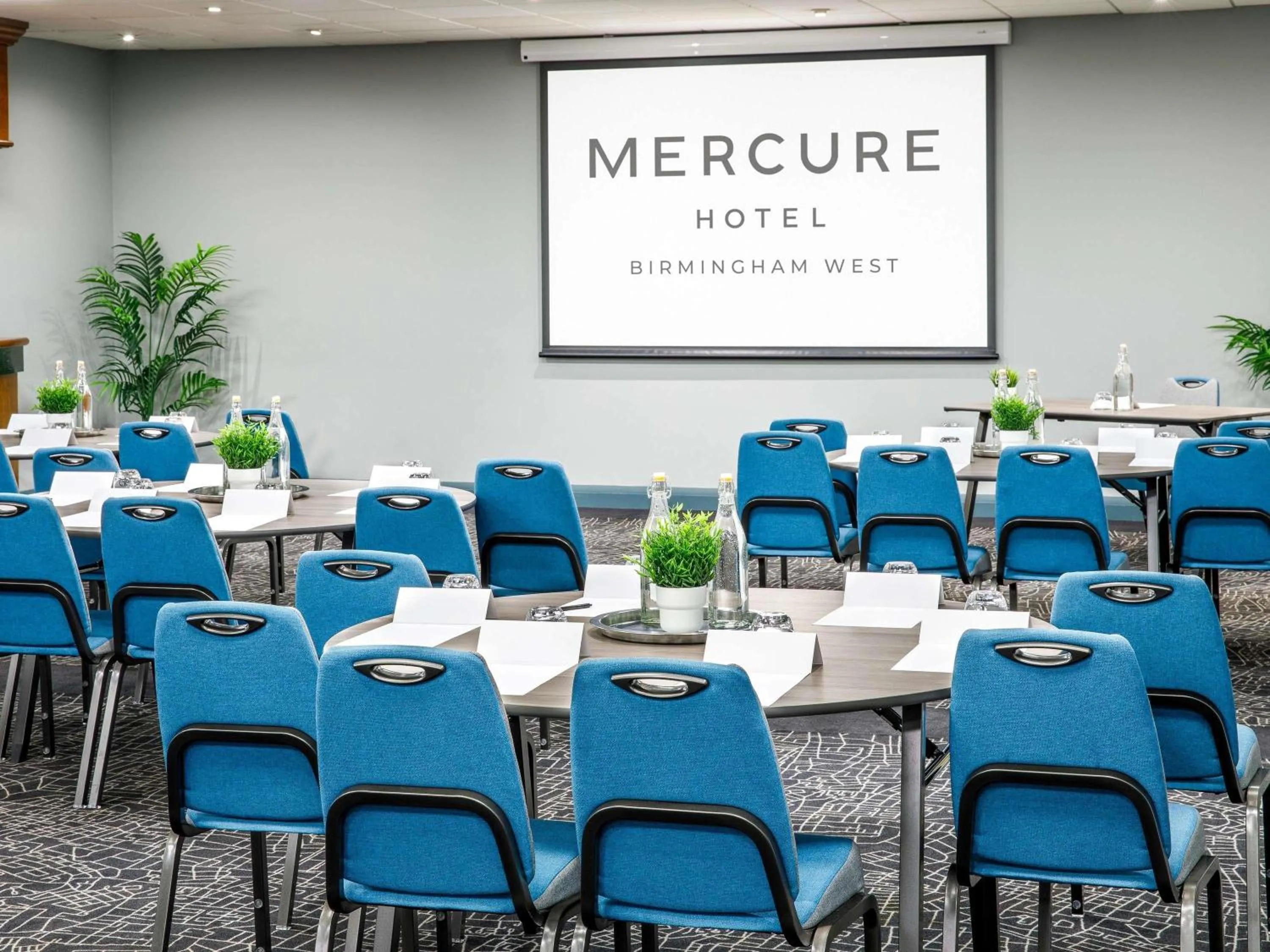 Meeting/conference room in Mercure Birmingham West Hotel