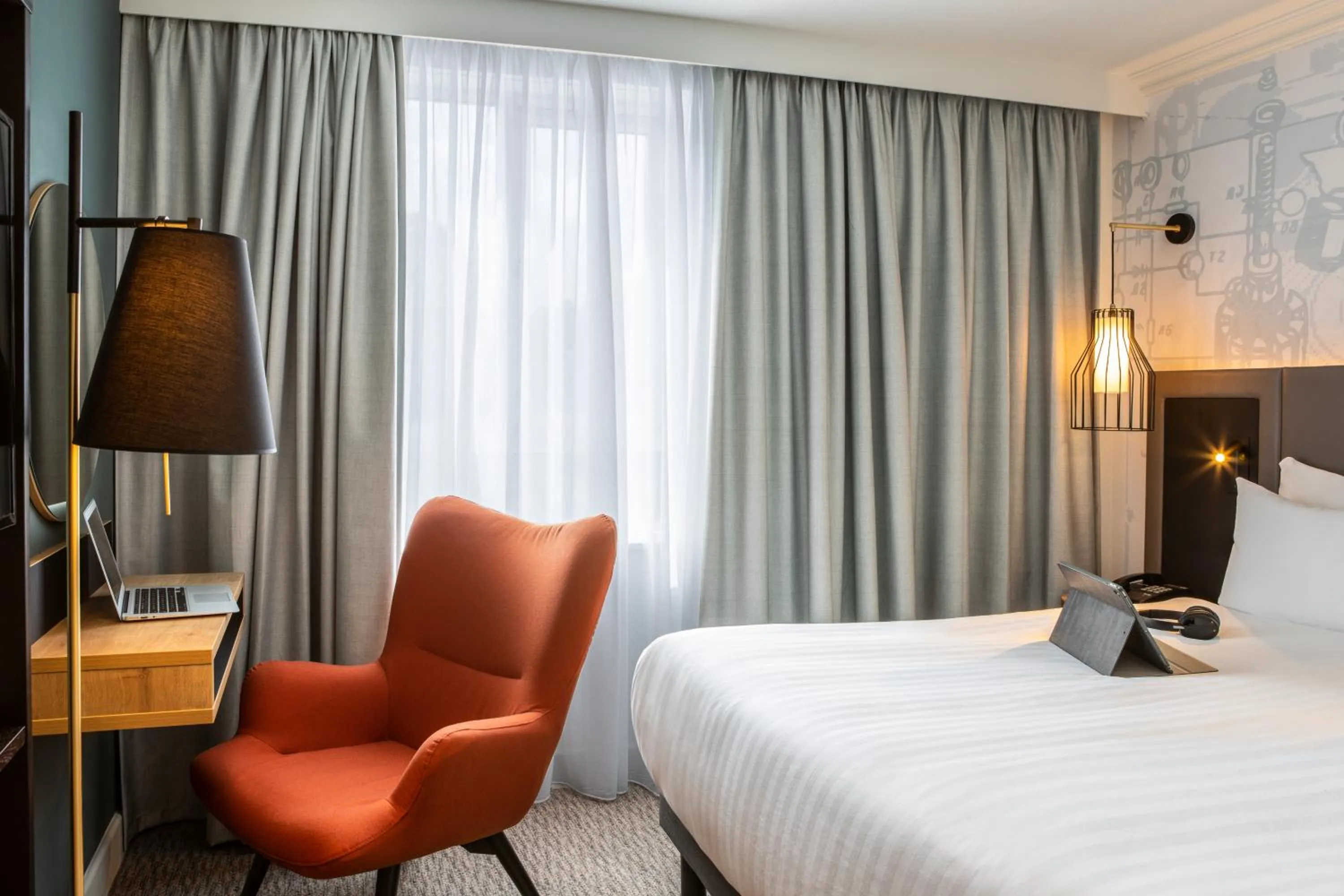 Bed in Mercure Birmingham West Hotel