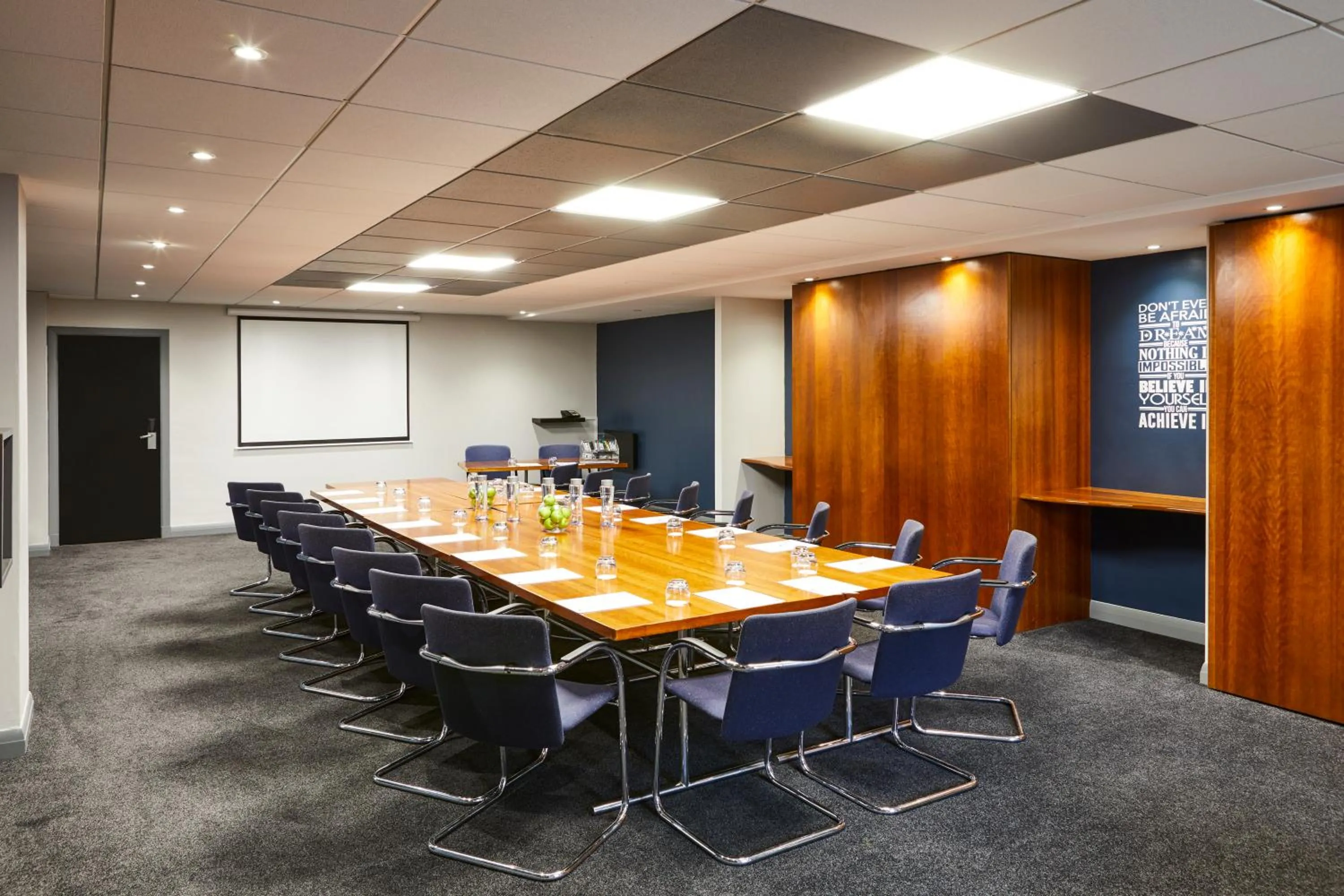 Meeting/conference room in Mercure Birmingham West Hotel