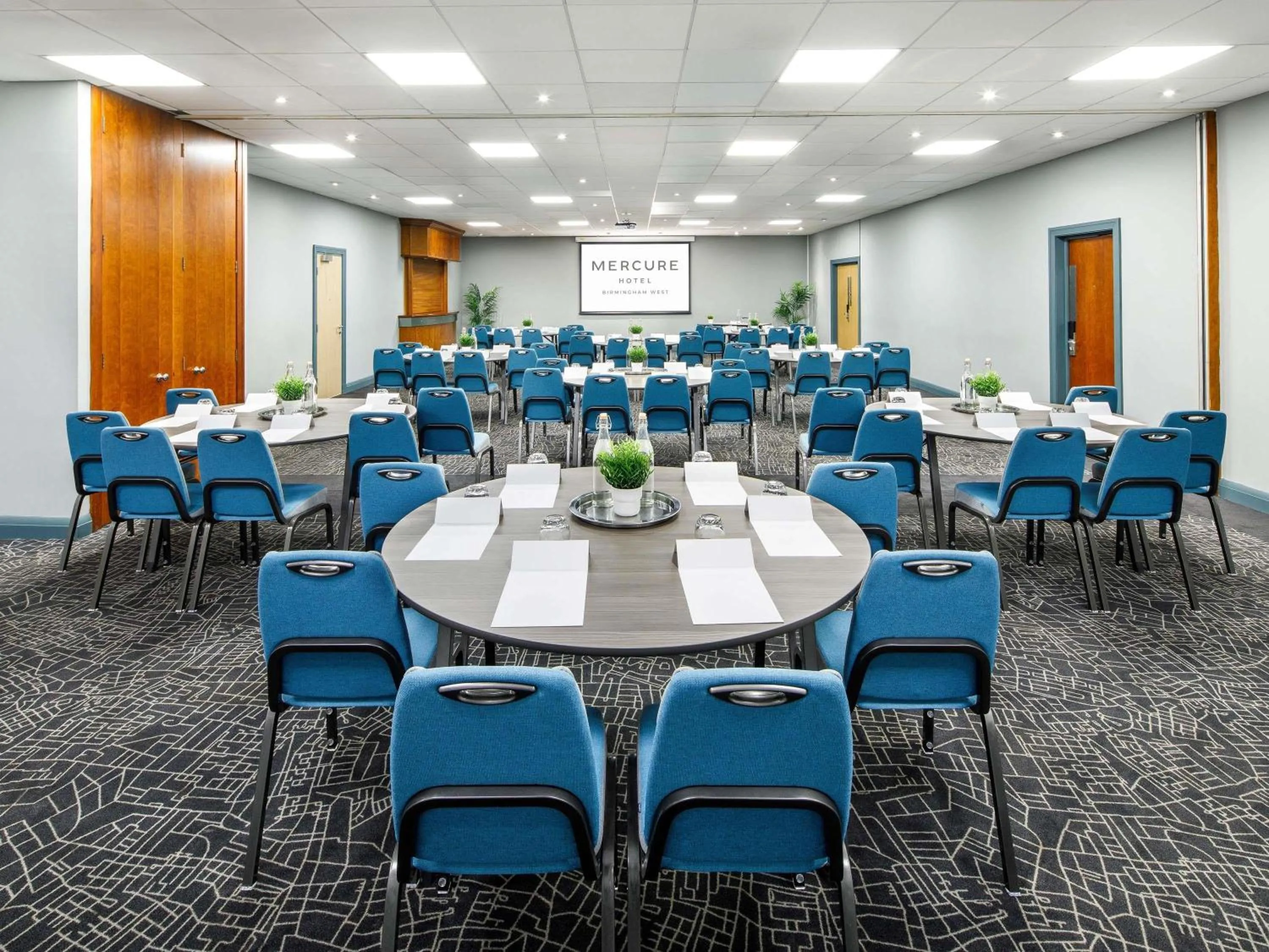 Meeting/conference room in Mercure Birmingham West Hotel