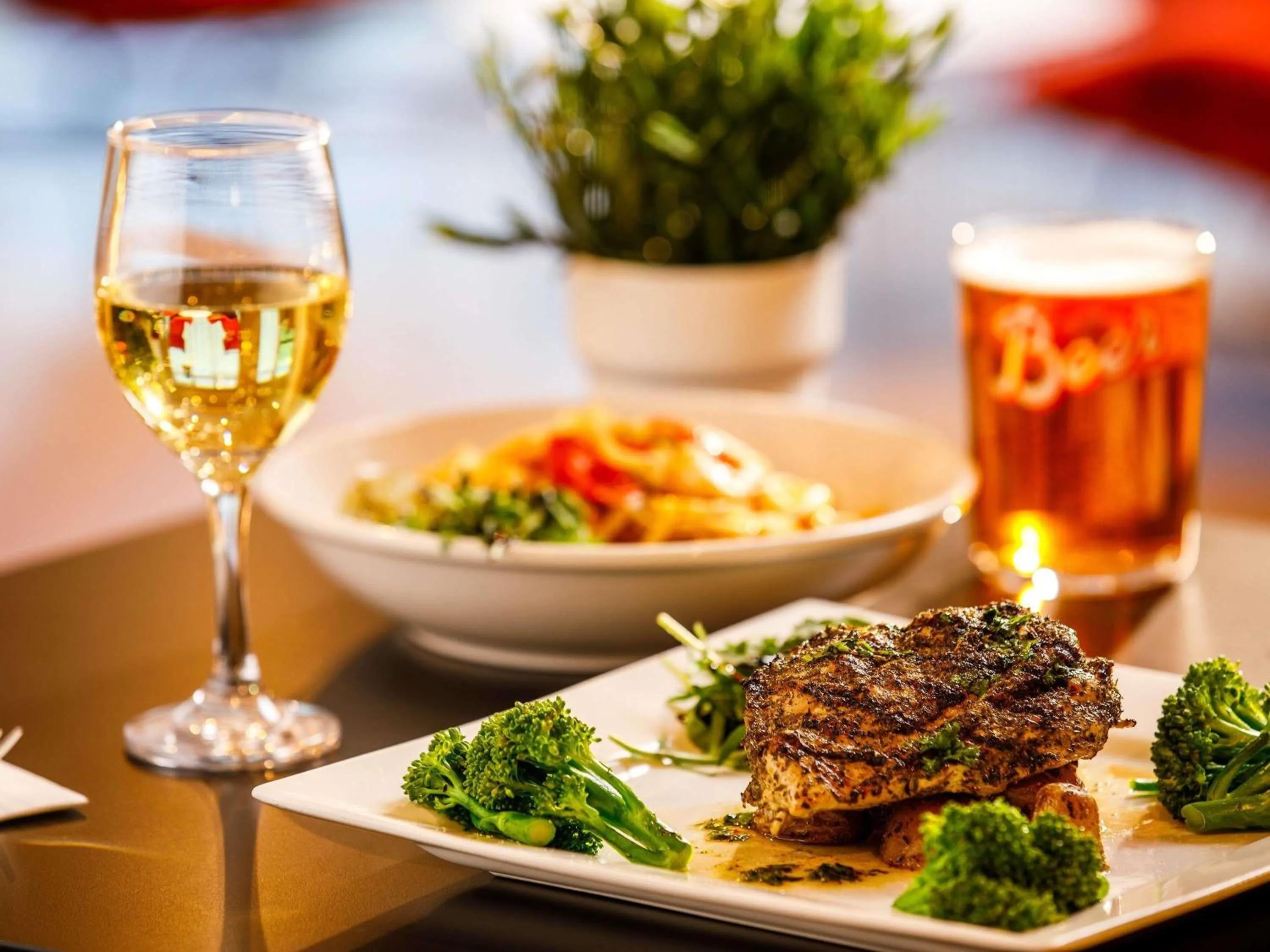 Restaurant/places to eat in Mercure Birmingham West Hotel