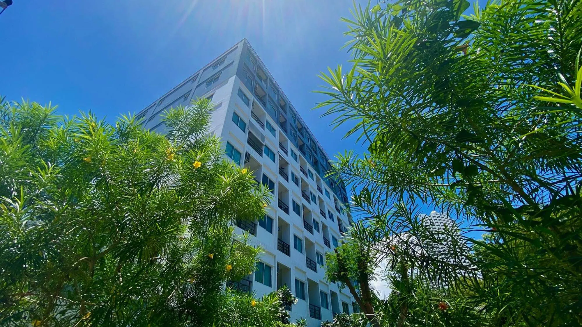 Property building in Beach 7 Condo