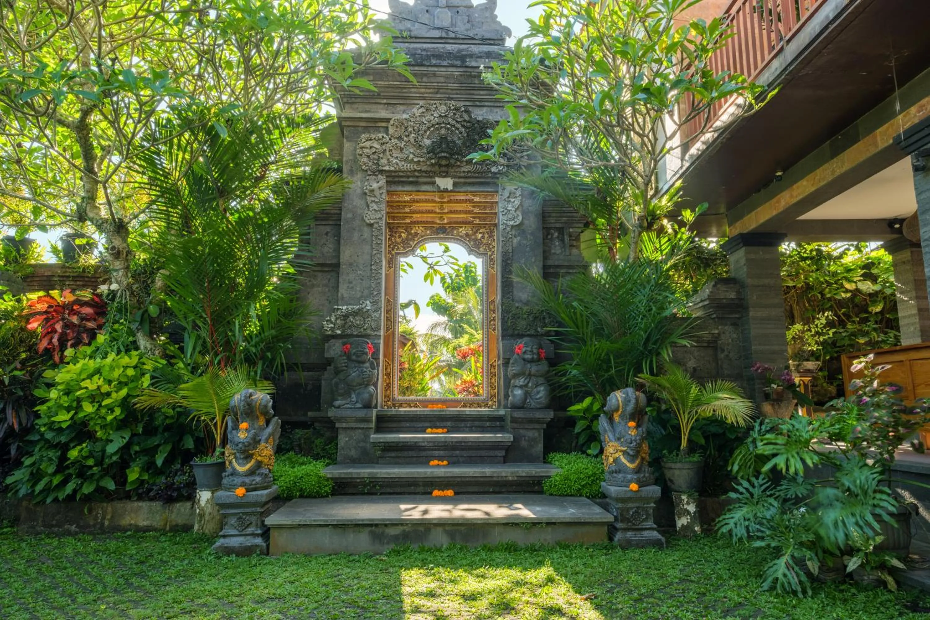 Garden view in Puri Kobot