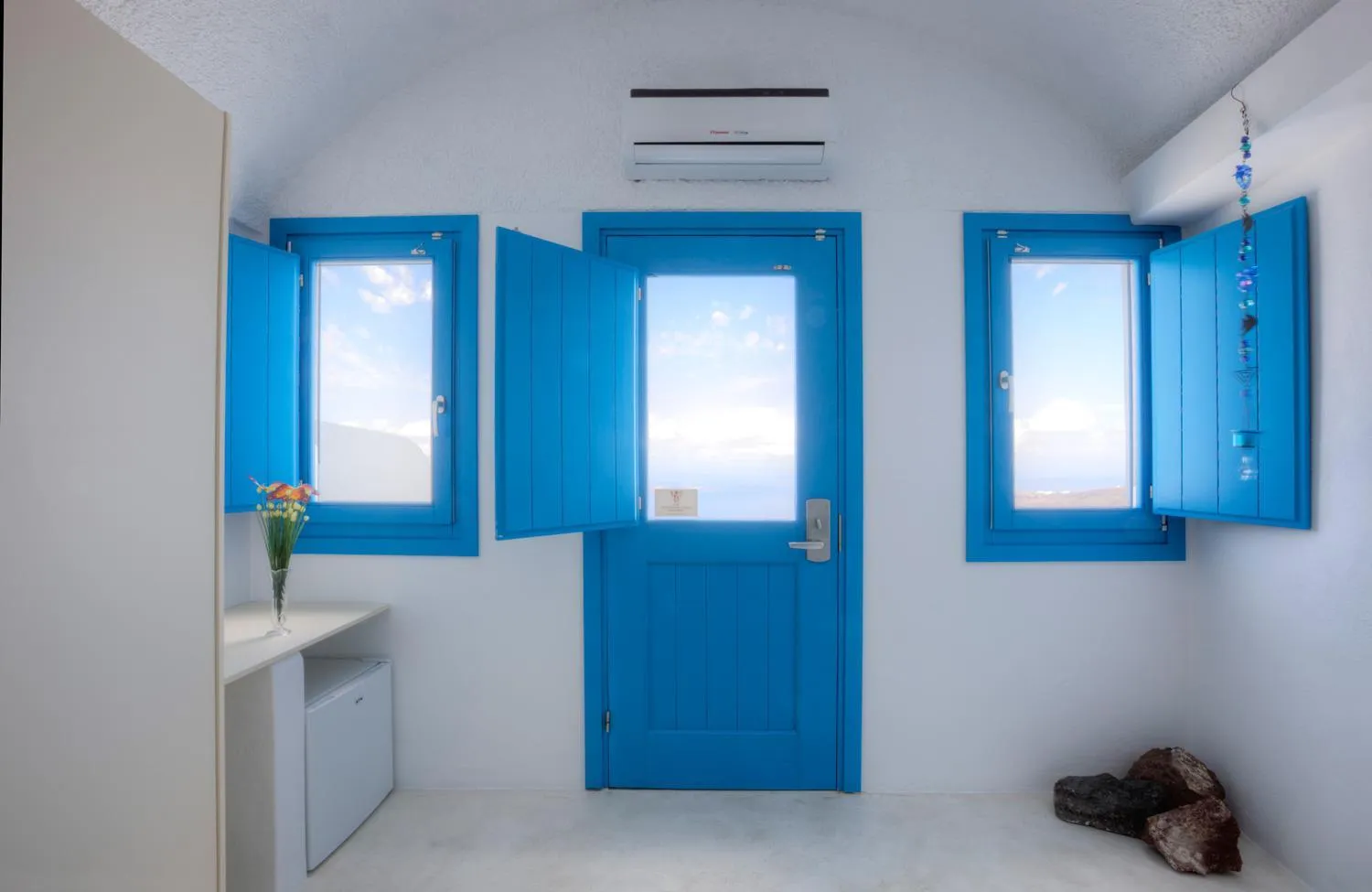 wardrobe in Abyssanto Suites and Spa