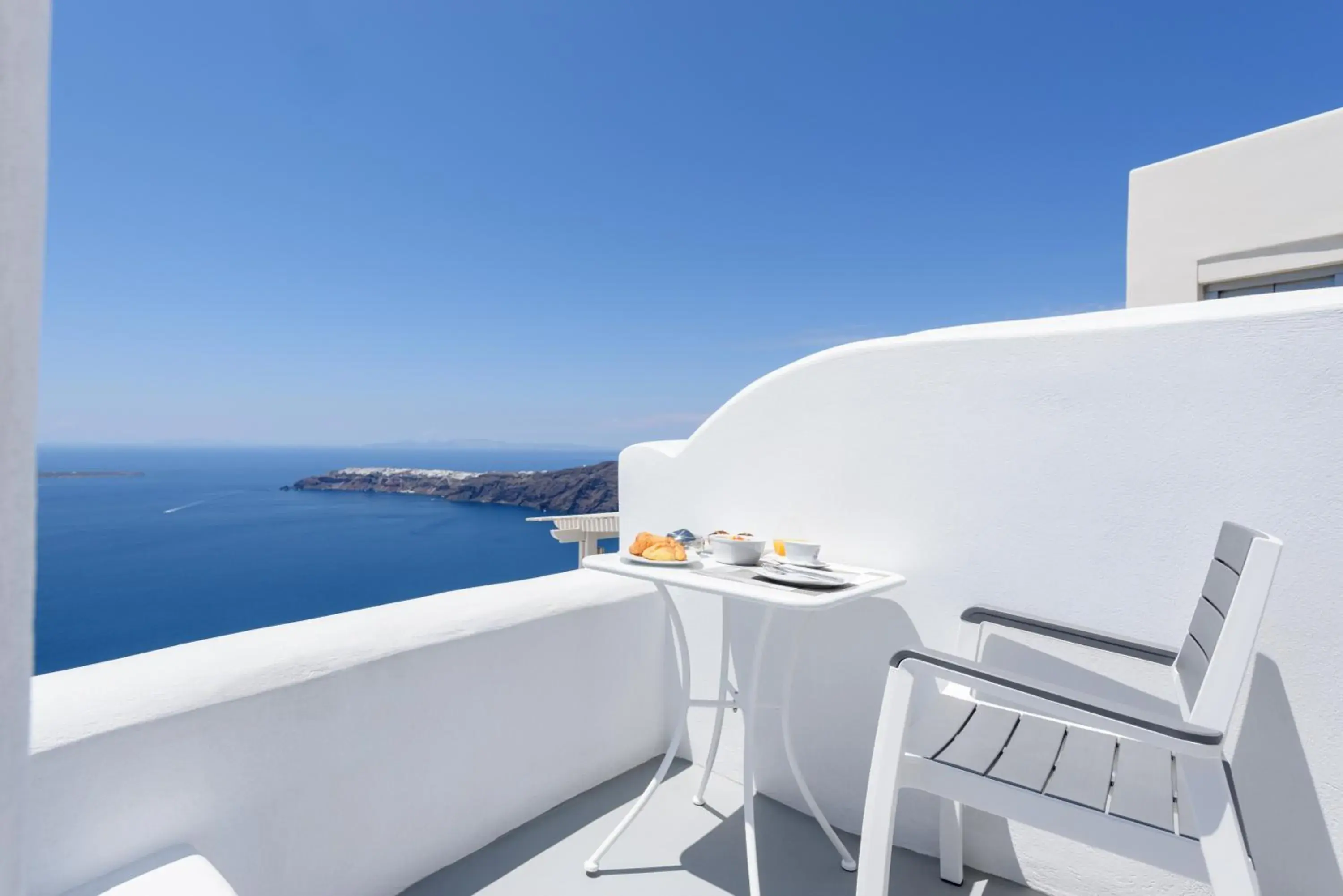 Food and drinks in Abyssanto Suites and Spa Food and drinks in Abyssanto Suites and Spa