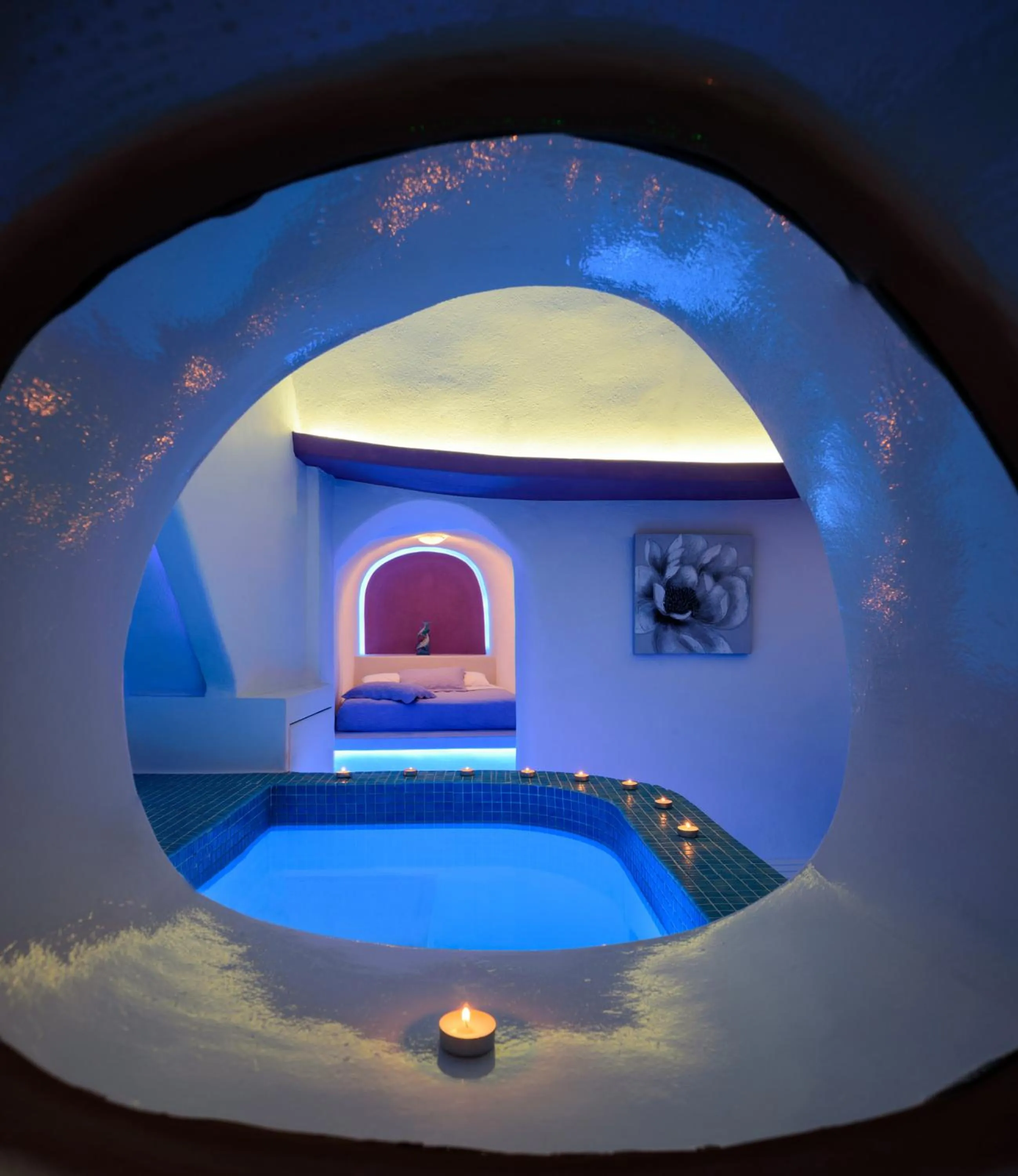 Hot Tub in Abyssanto Suites and Spa