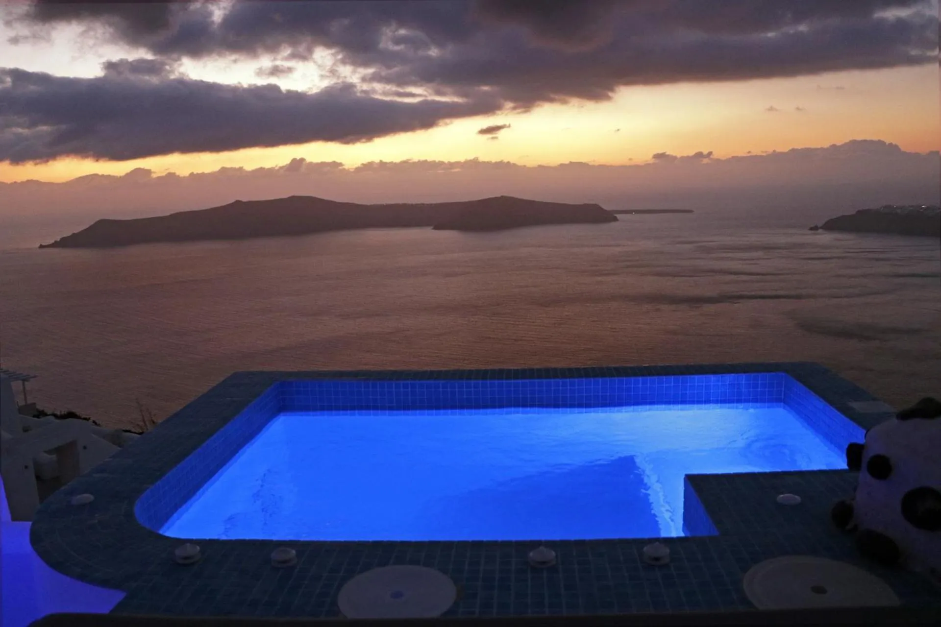 Sea view in Abyssanto Suites and Spa