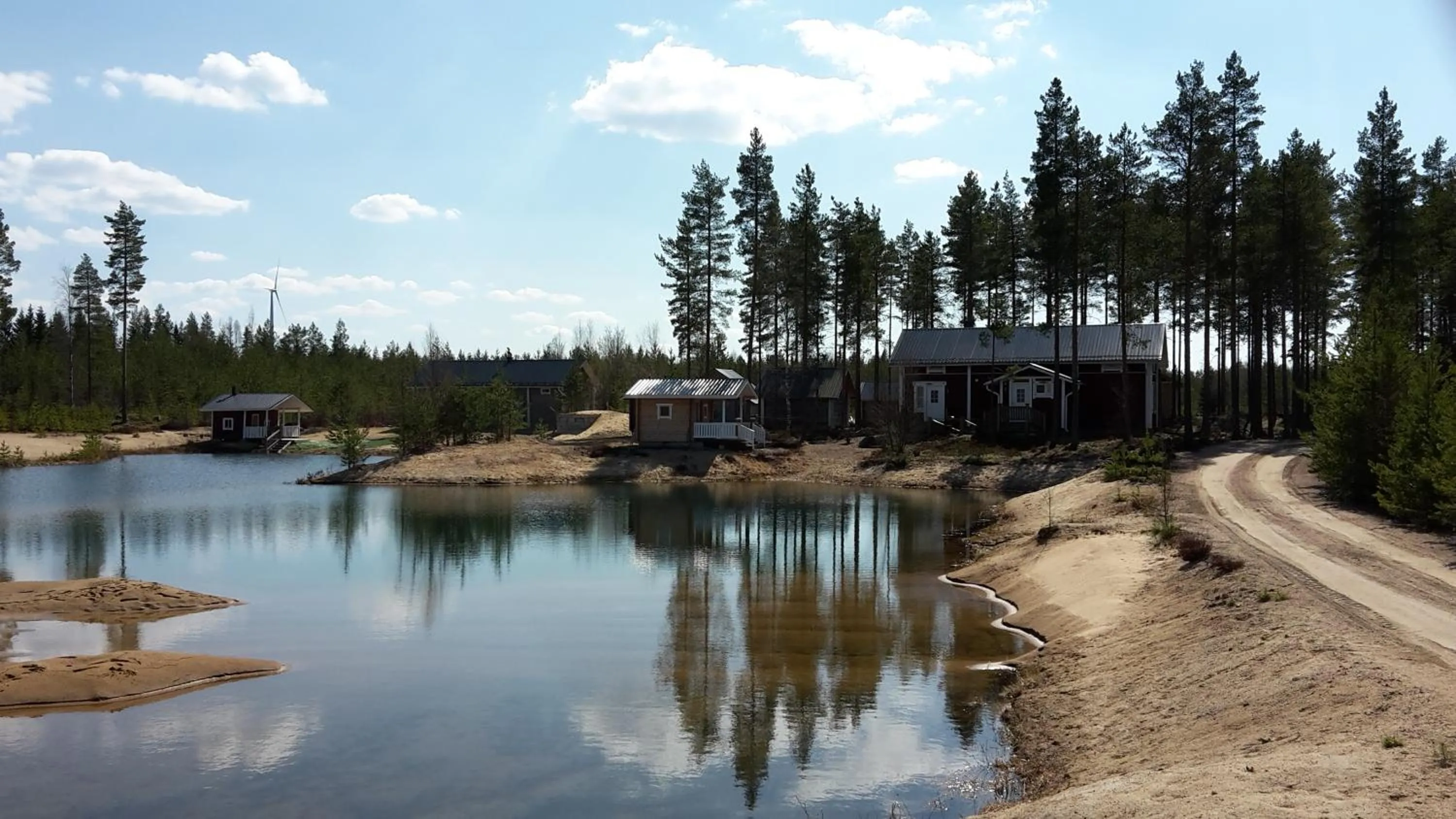 Ahmalammen mökkikylä