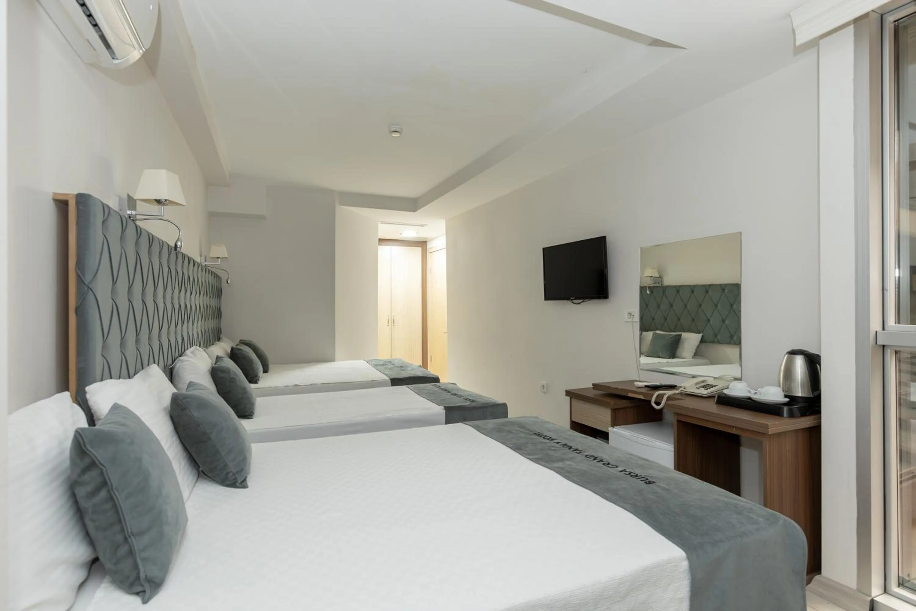 TV and multimedia, Bed in Bursa Grand Family HOTEL