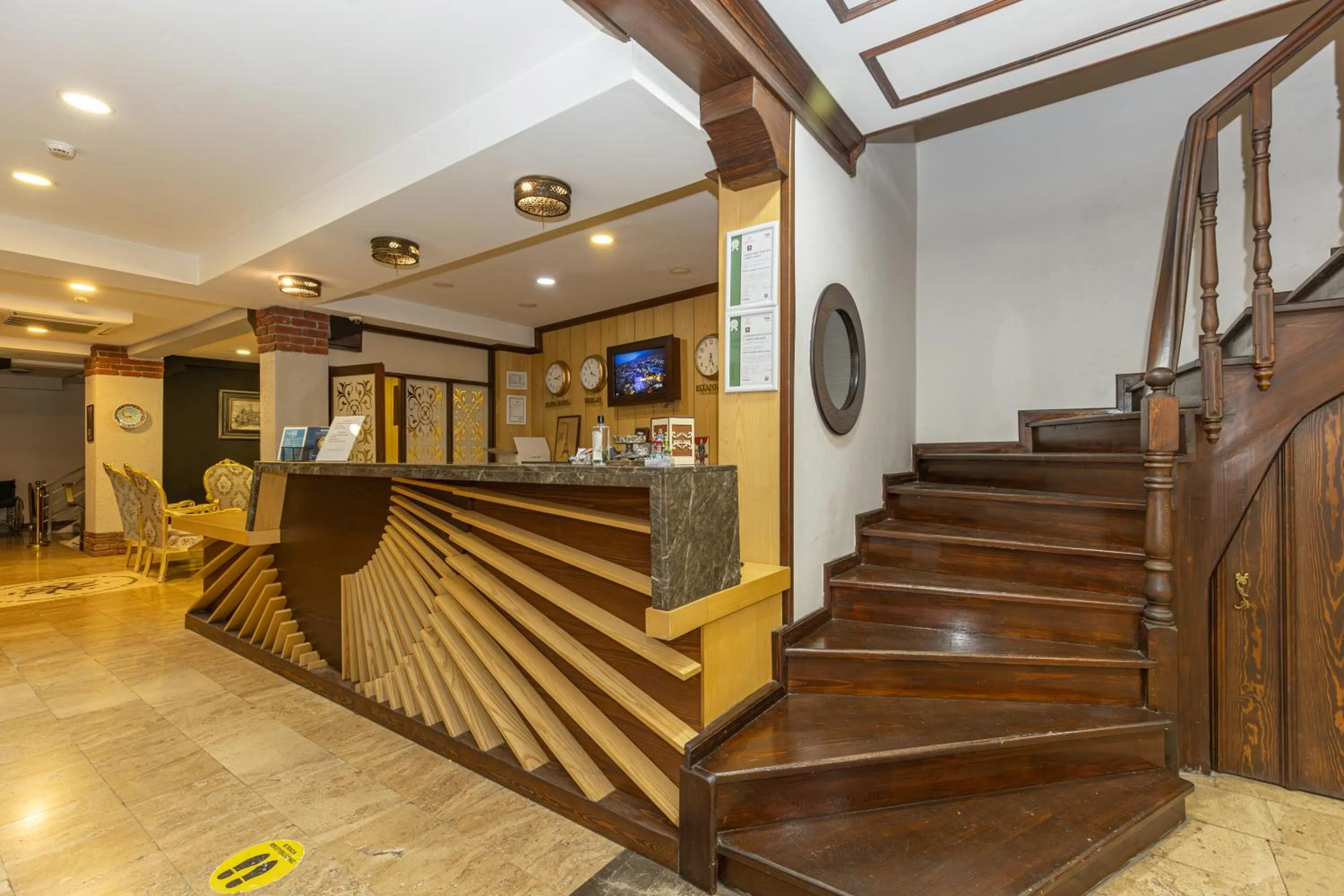 TV and multimedia in Bursa Grand Family HOTEL