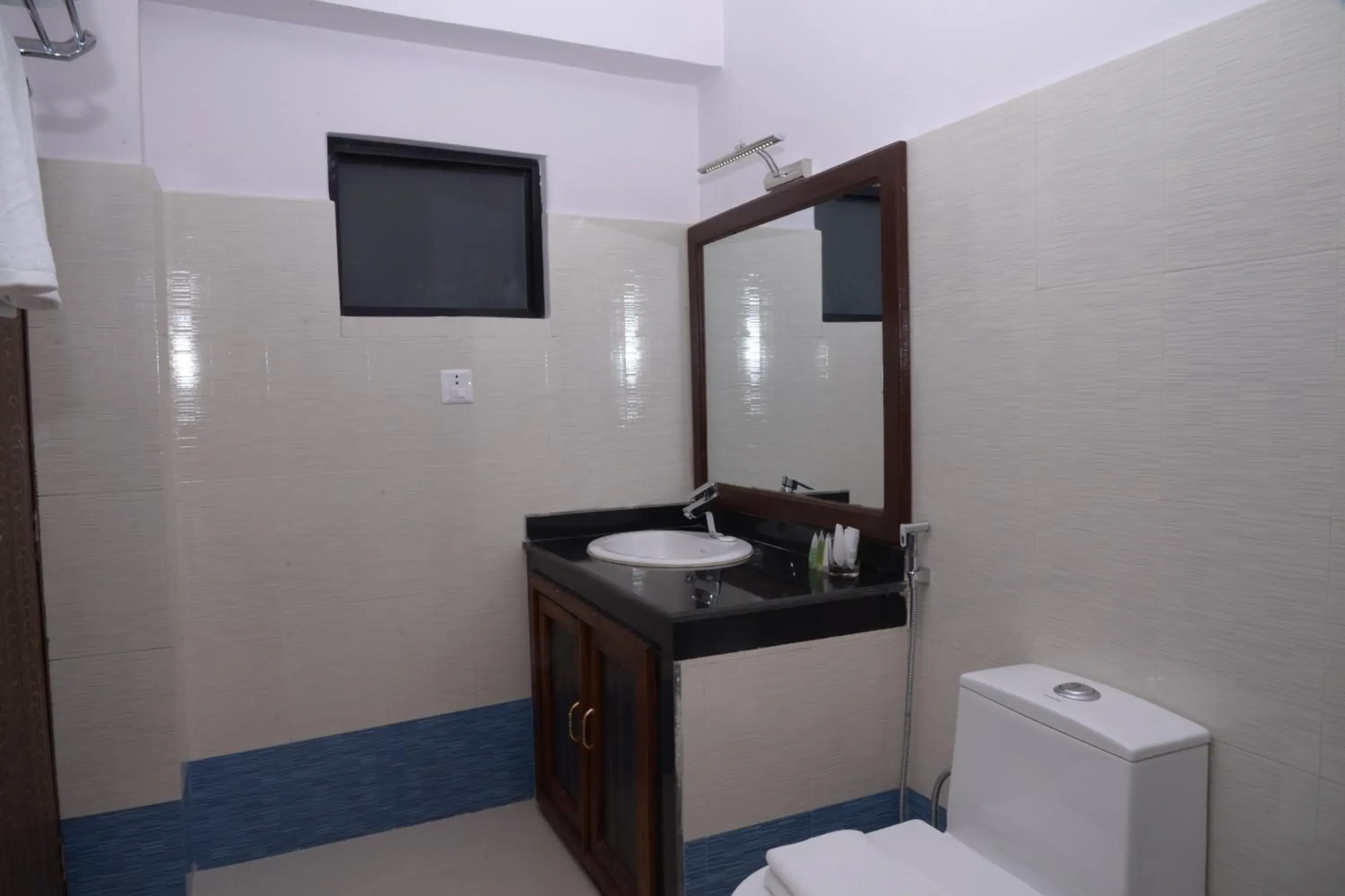 Bathroom in Hotel Raniban Arcade Bathroom in Hotel Raniban Arcade