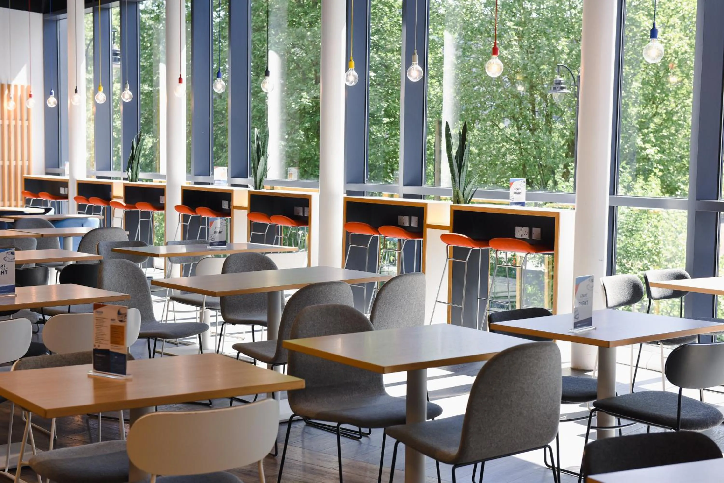 Restaurant/places to eat in Holiday Inn Express - Birmingham - City Centre by IHG