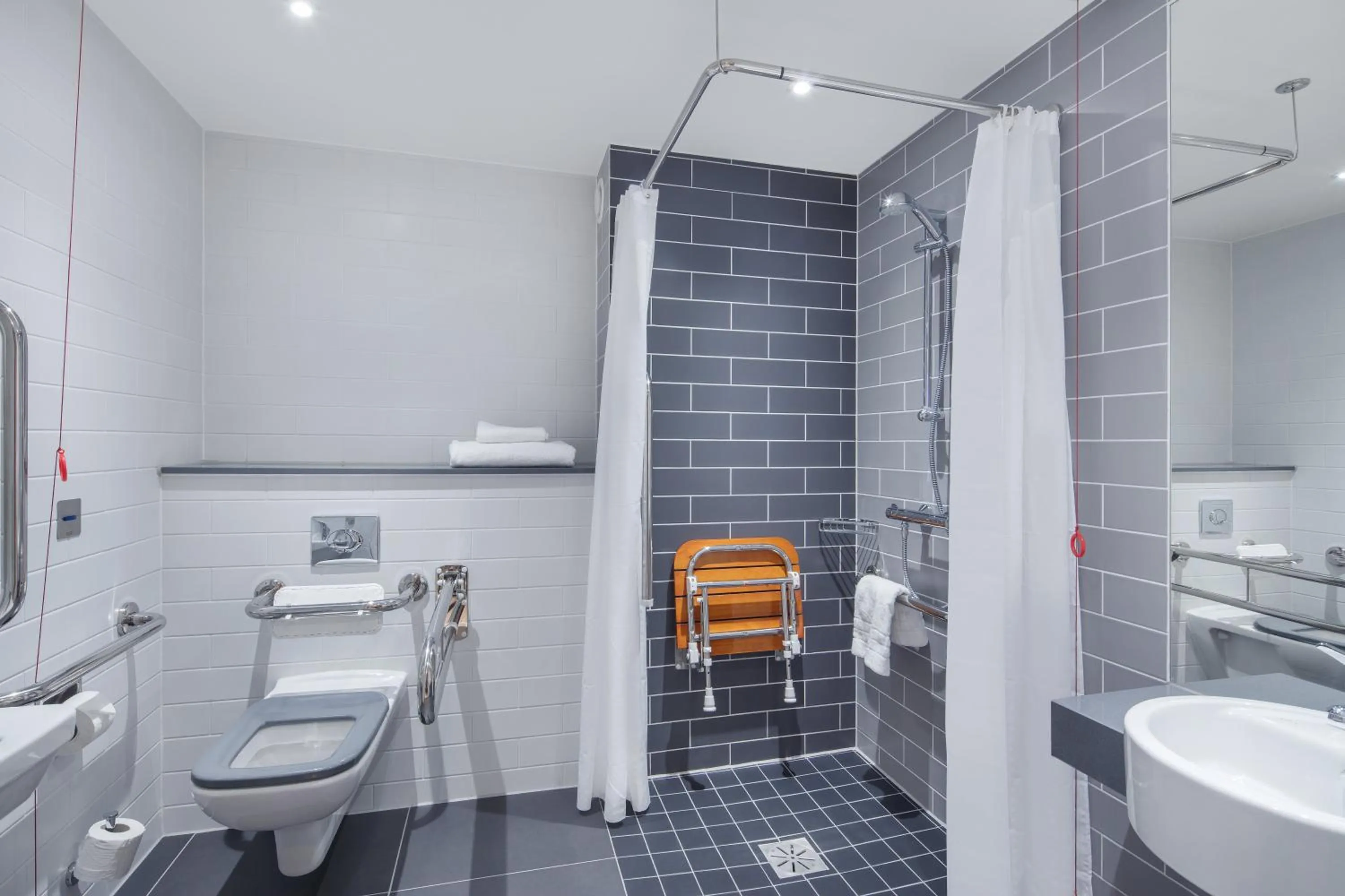 Bathroom in Holiday Inn Express - Birmingham - City Centre by IHG