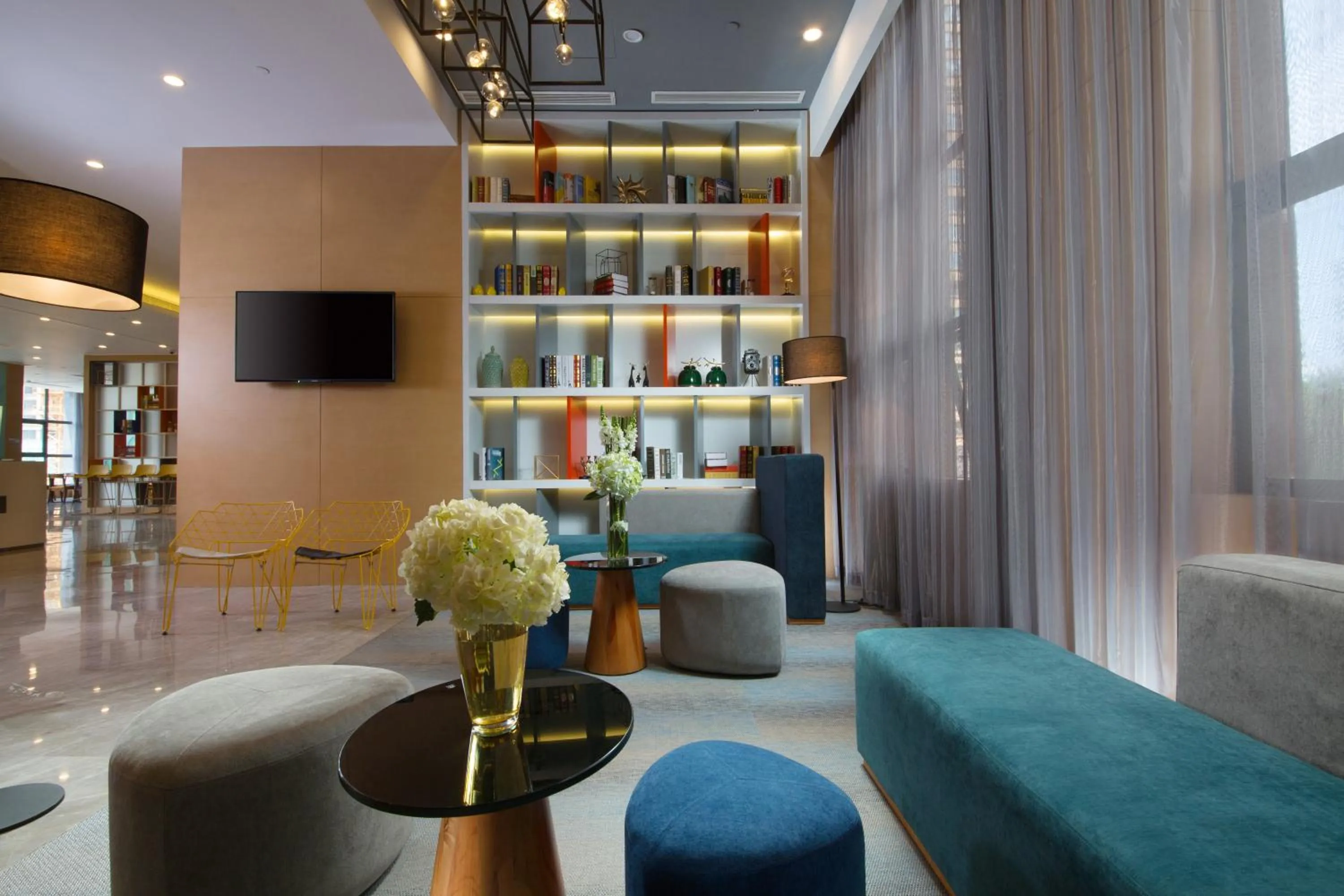 Lobby or reception in Holiday Inn Express Chengdu Dafeng, an IHG Hotel